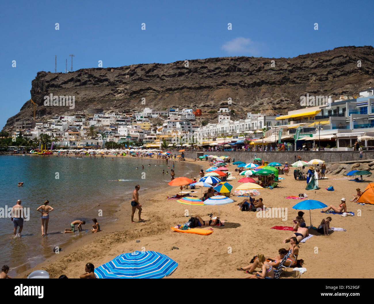 Playa de Mogan, Puerto de Mogan, Gran Canaria, Isole Canarie, Spagna, Europa Foto Stock