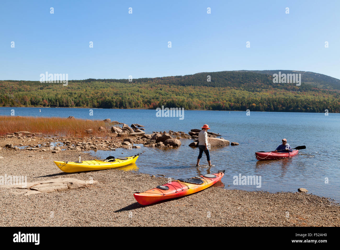 Canoa e Kayak, Eagle Lake, il Parco Nazionale di Acadia, Maine, Stati Uniti d'America Foto Stock