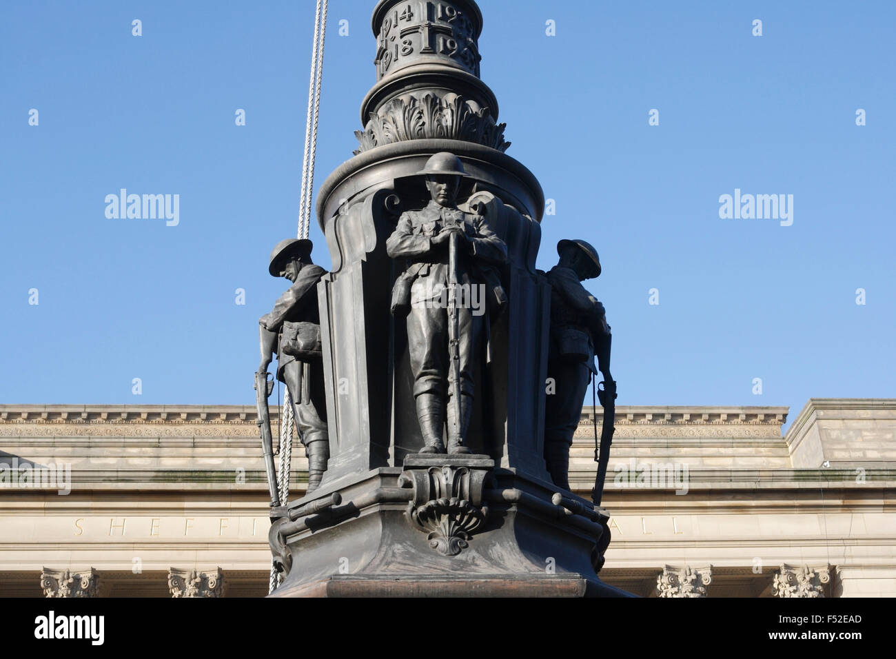 Monumento commemorativo di guerra a Barkers Pool nel centro di Sheffield Inghilterra edificio classificato di grado II* del Regno Unito Foto Stock