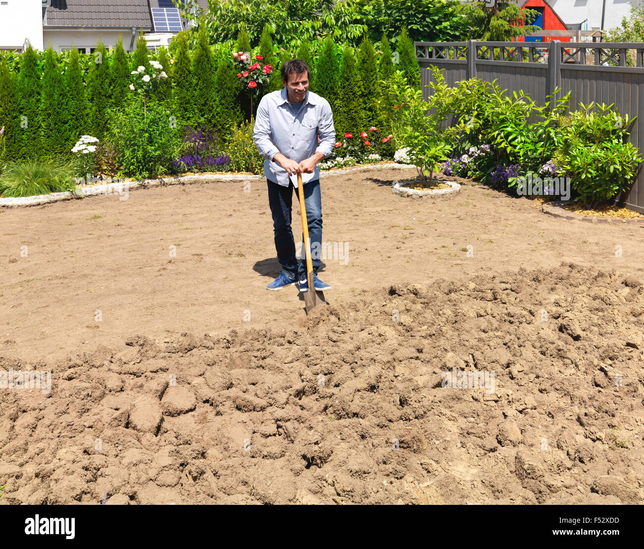 Turf, laici, giardino, uomo, spade, dig Foto Stock