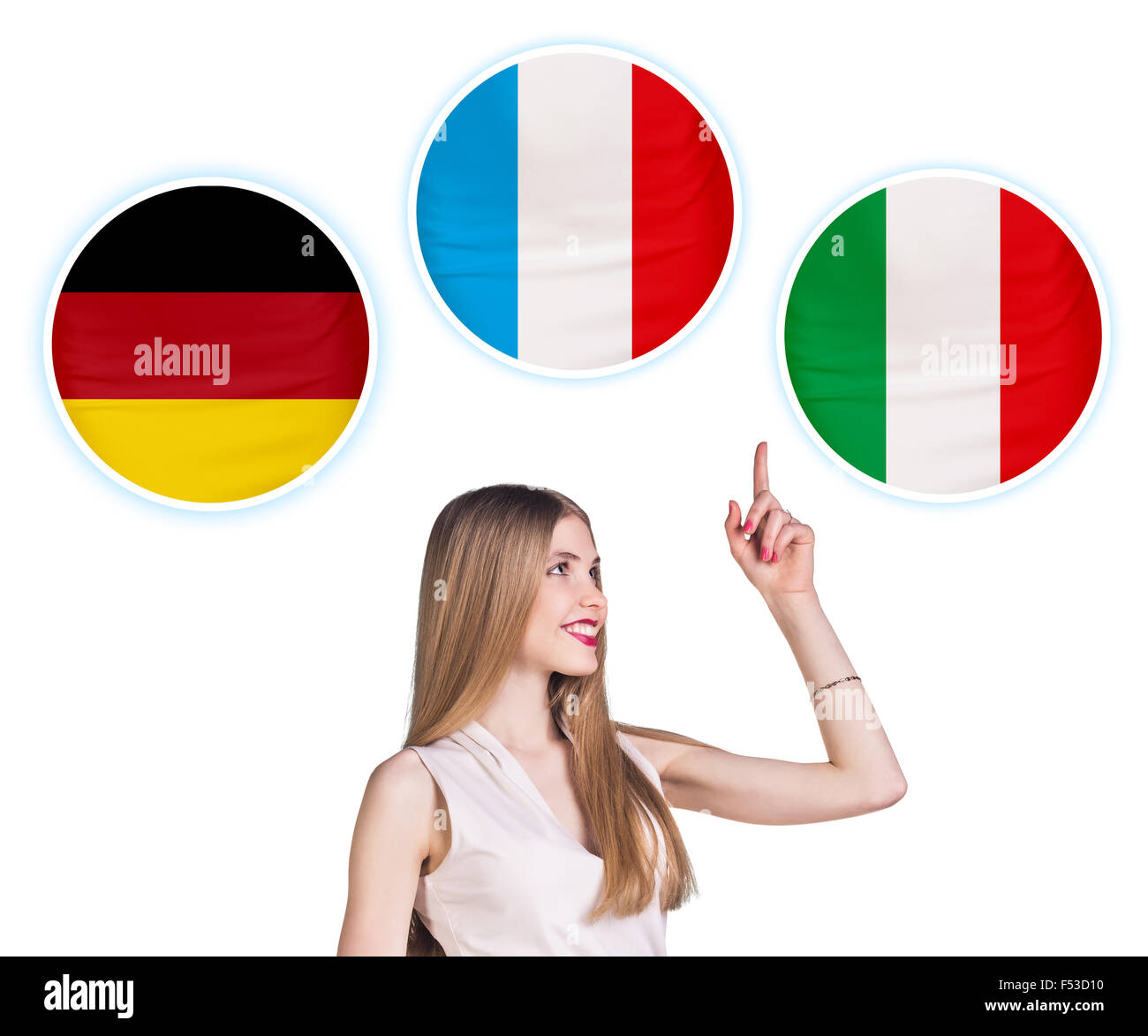 Giovane donna circondata da bolle di dialogo con i paesi di bandiere. Germania, Italiano e Ceco. Apprendimento delle lingue straniere concept Foto Stock