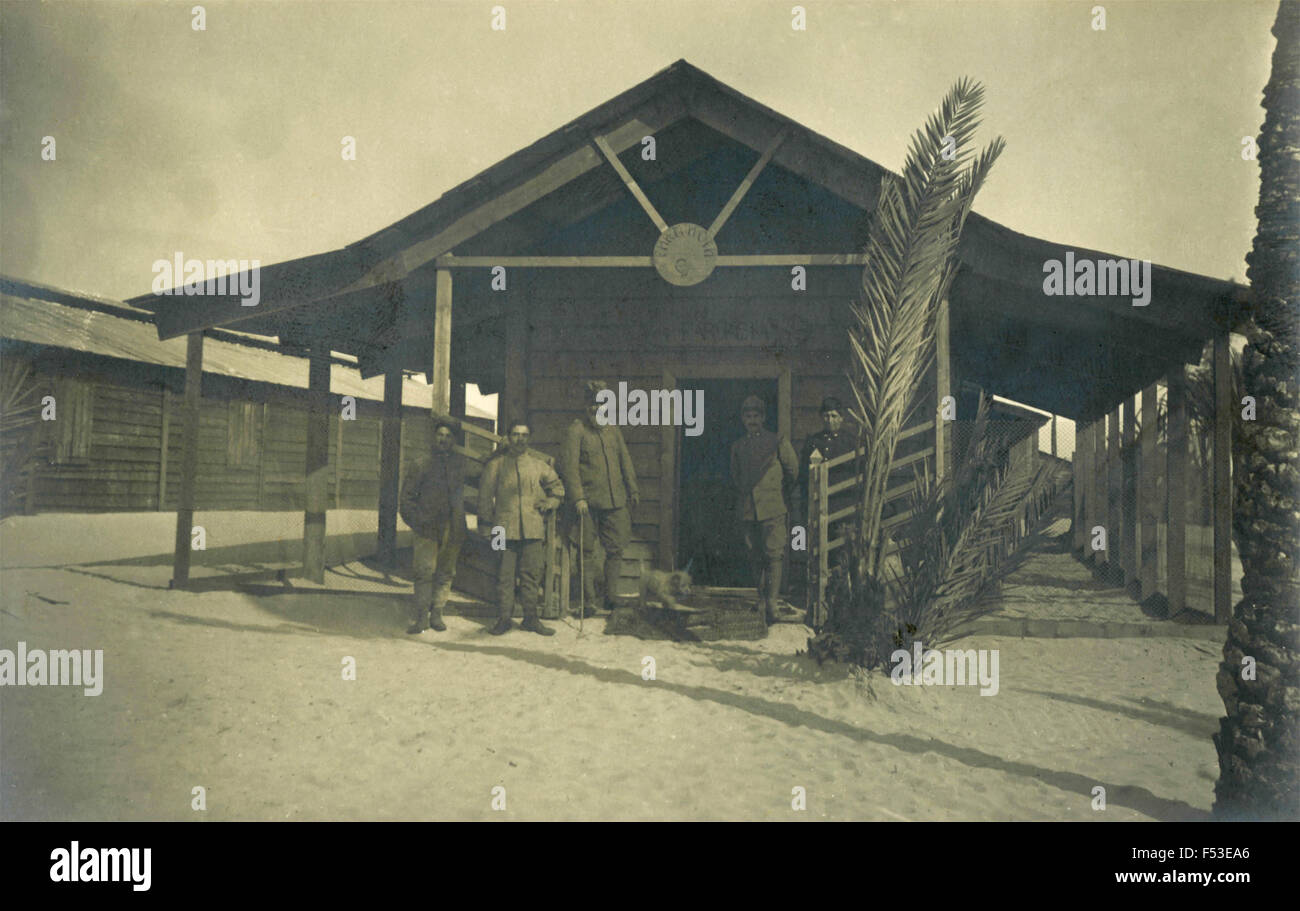 La farmacia del campo dell'Esercito Italiano , in Libia Foto Stock