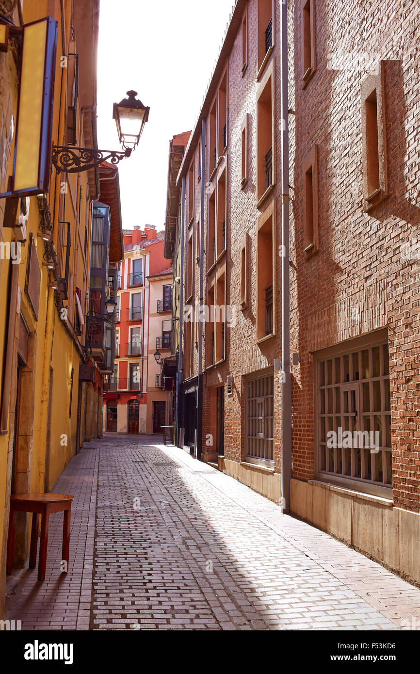 Leon downtown street per la via di San Giacomo a Castilla Spagna Foto Stock