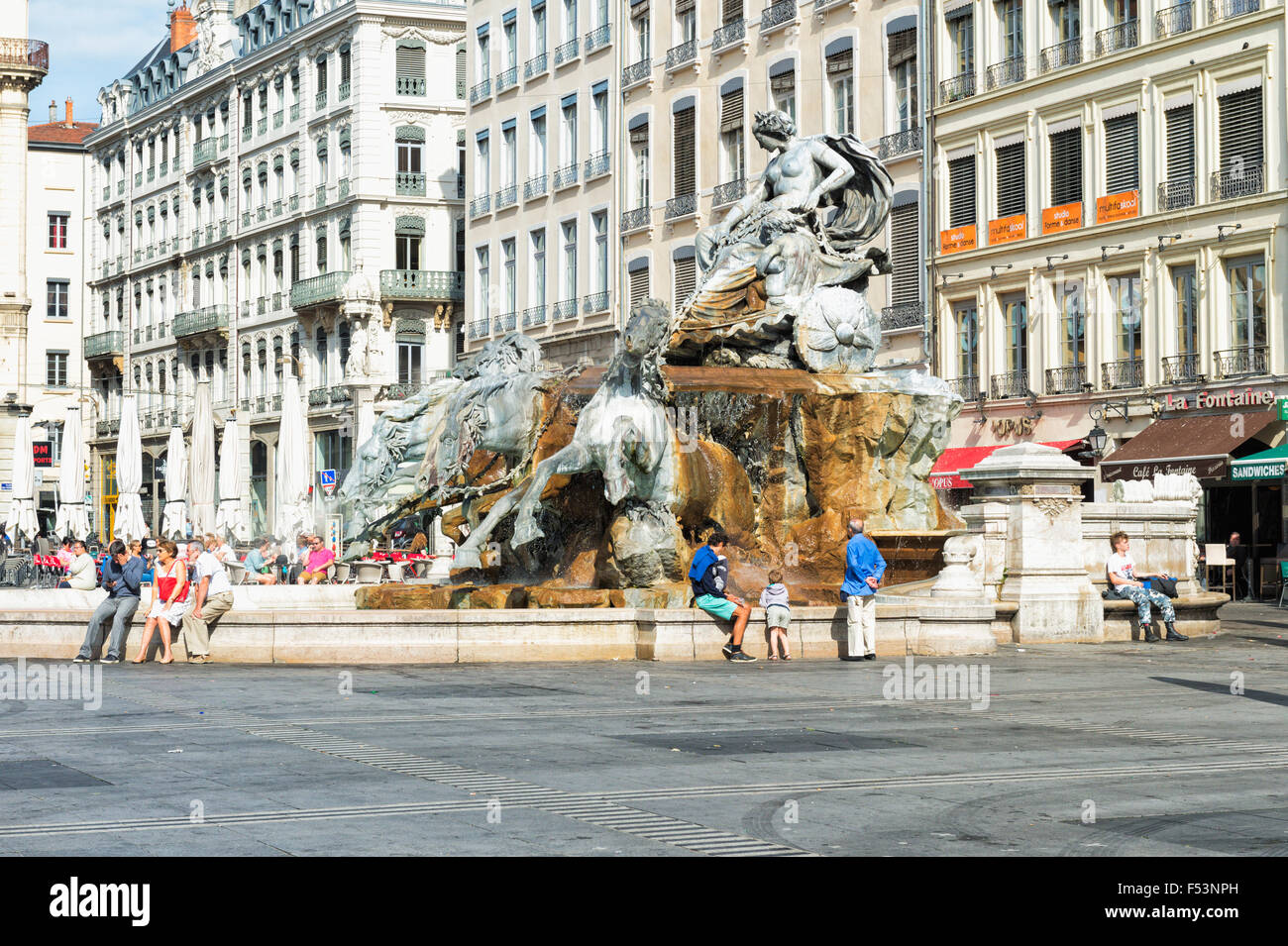 Bartholdi, fontana del Place des Terreaux a Lione, Rhone, Francia Foto Stock