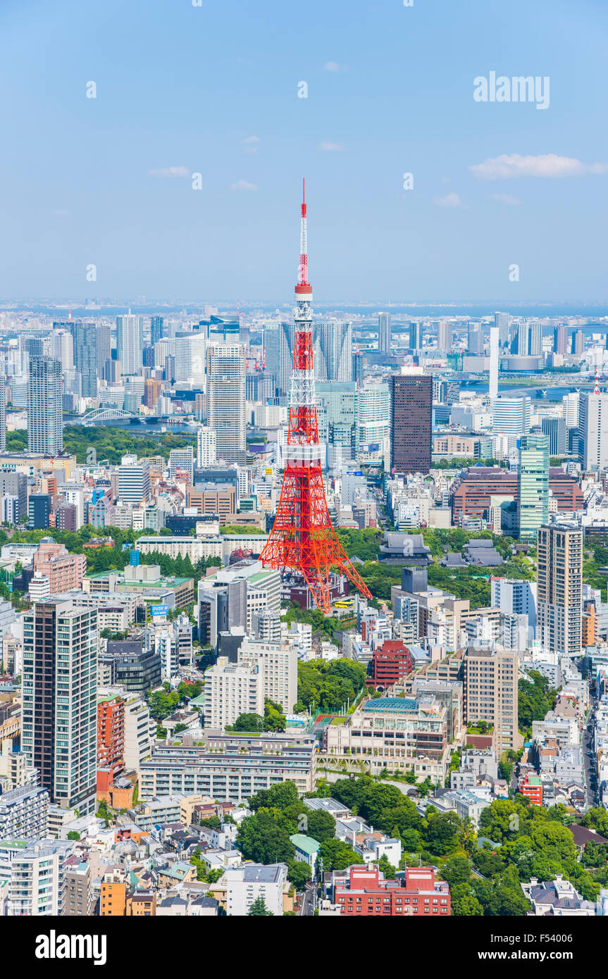 La Tokyo Tower vista dal Roppongi Hills observatory, Minato-Ku,Tokyo Giappone Foto Stock