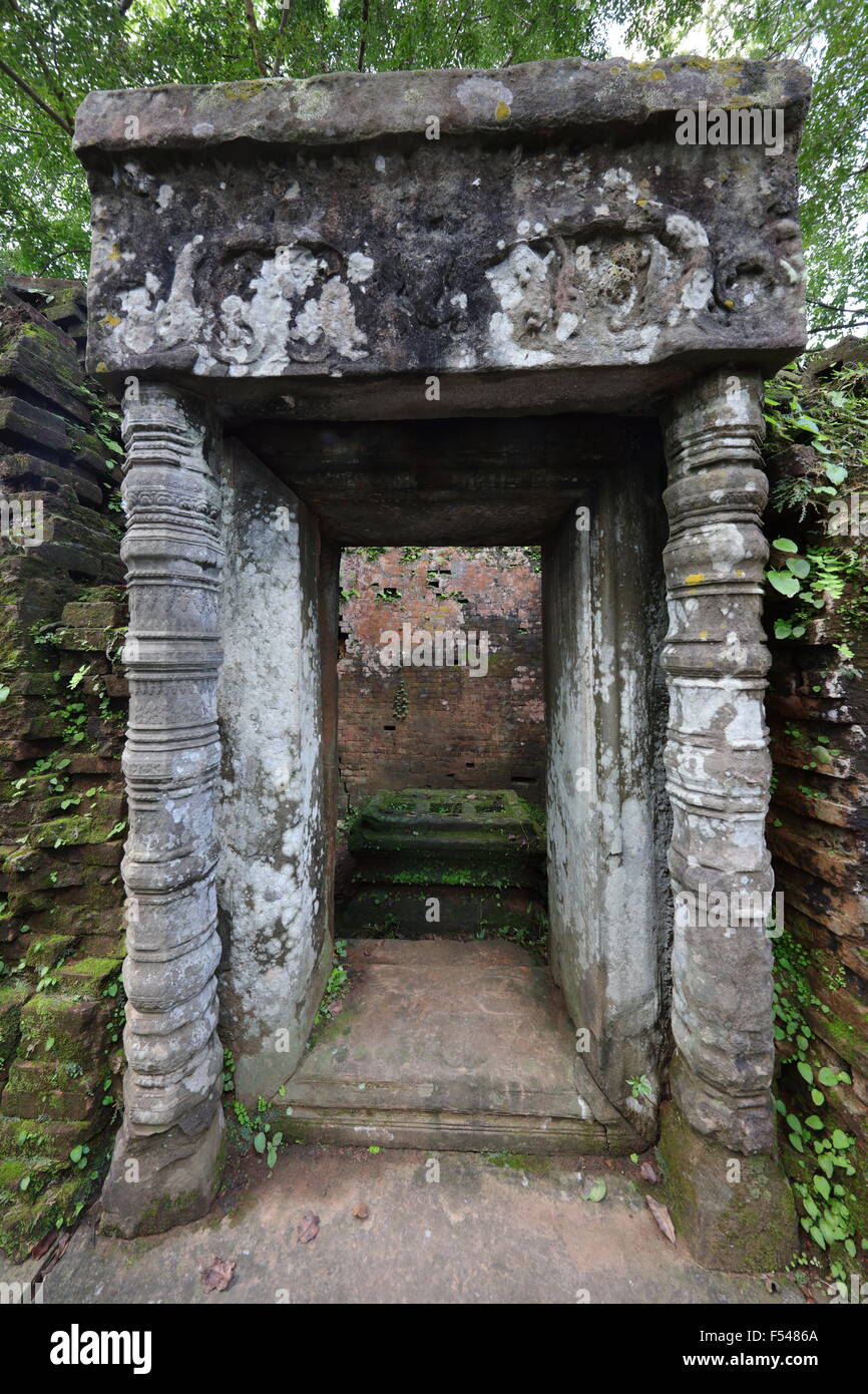 Ingresso al tempio di Koh Ker Foto Stock