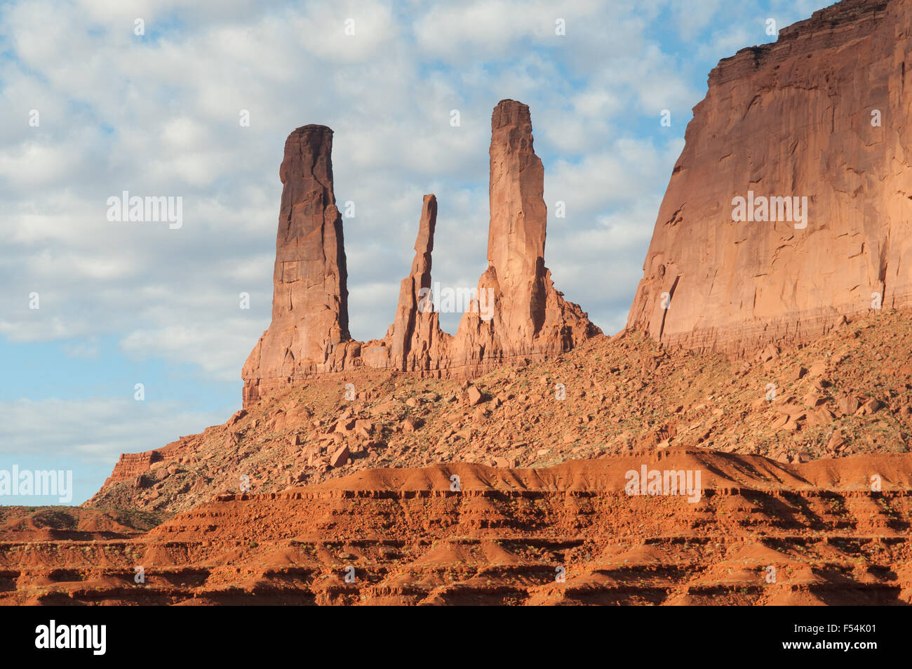 Le tre sorelle, Monument Valley, Arizona, Stati Uniti d'America Foto Stock