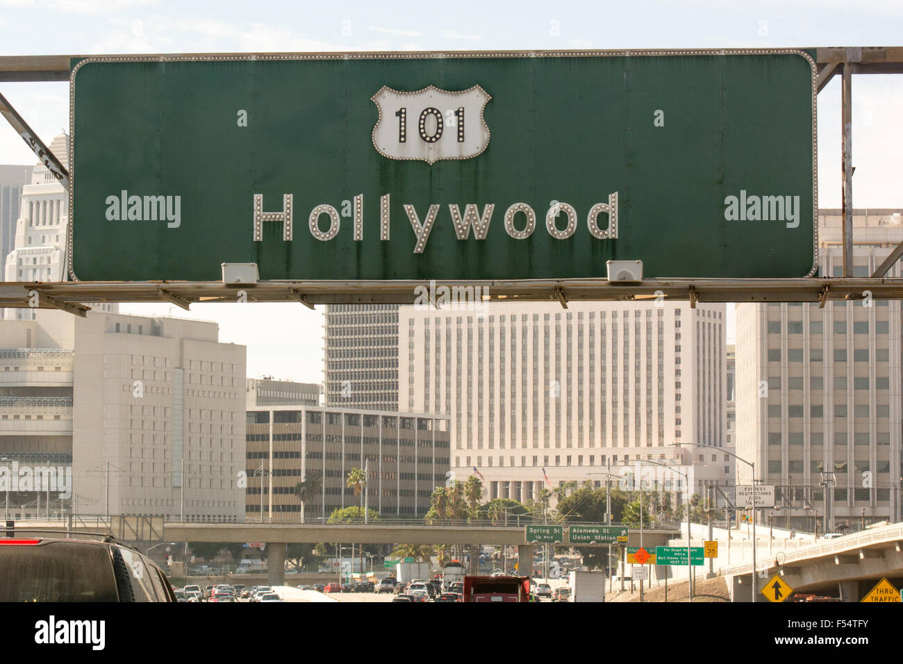 Vecchia strada segno per la superstrada 101 e Hollywood nella periferia di Los Angeles Foto Stock