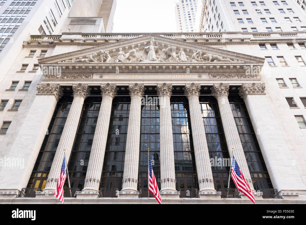 L'edificio della Borsa di Wall Street e Broad Street, New York, Stati Uniti d'America Foto Stock