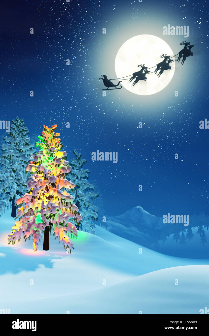 A moonlit innevato paesaggio di Natale di notte sotto una luna piena. Gli  alberi sono coperti di neve e uno degli alberi è accesa da col Foto stock -  Alamy
