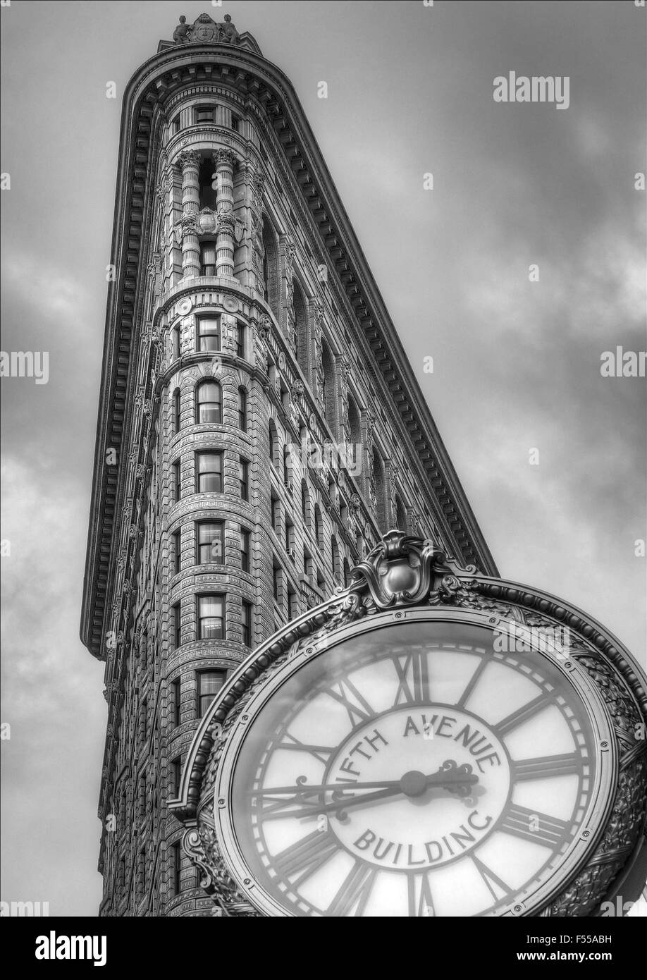 Fifth Avenue orologio con Flatiron Building in background Foto Stock