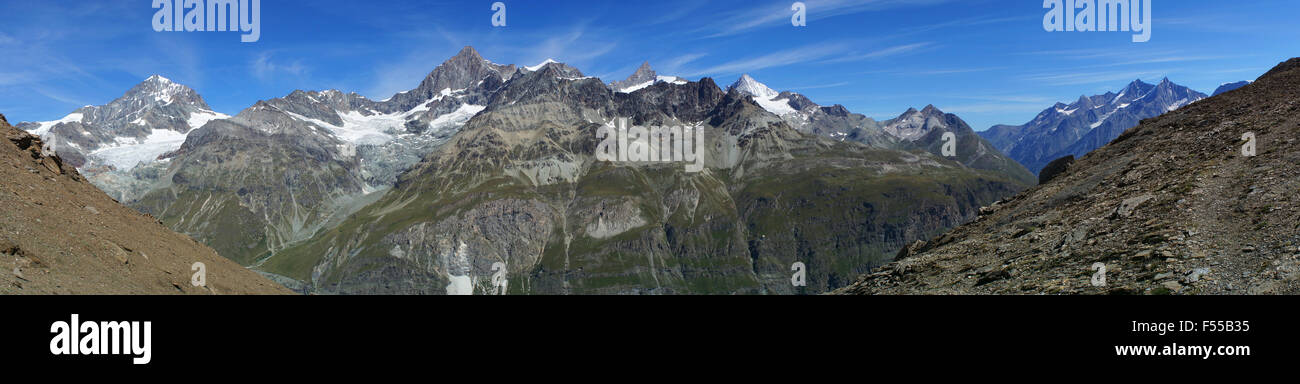 Vista panoramica dal sentiero Hörnlihut sul Cervino: F.L. Dent Blanche, Obergabelhorn Wellenkuppe, Zinalrothorn, Corno Bianco Foto Stock