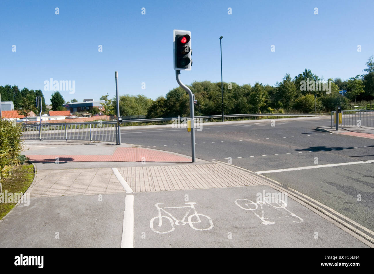 Ciclo percorsi percorso cyclepath cyclepaths in bicicletta equitazione segregato percorso a piedi il sentiero percorsi pedonali diviso diritto del pubblico di modo Foto Stock