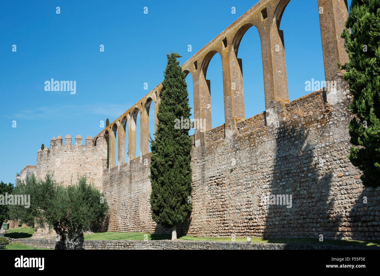 Argento acquedotto Acqua a Evora Portogallo, questa è di 500 anni Foto Stock