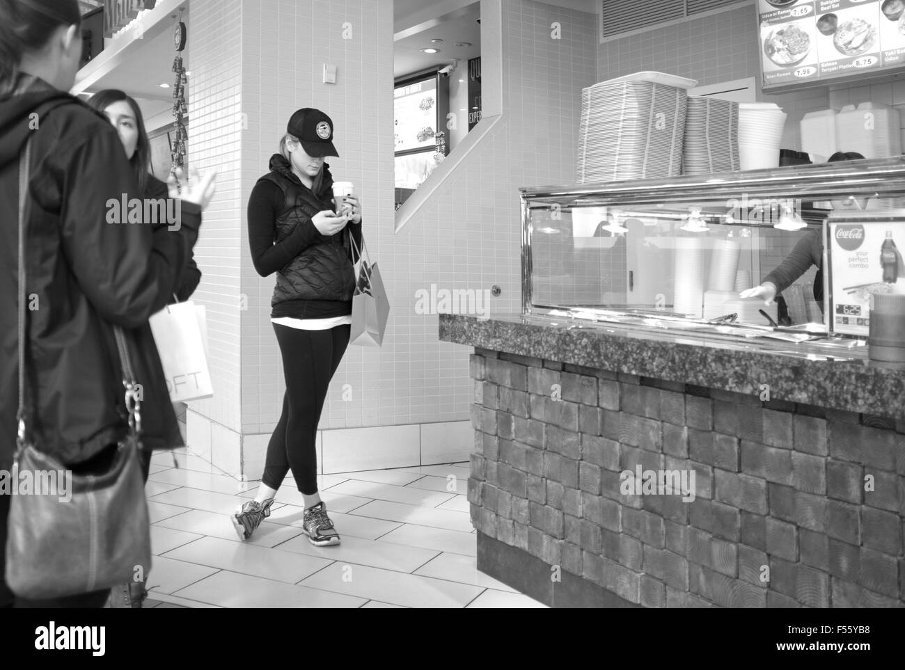 Il food court nel Oakridge shopping mall in Vancouver BC Foto Stock