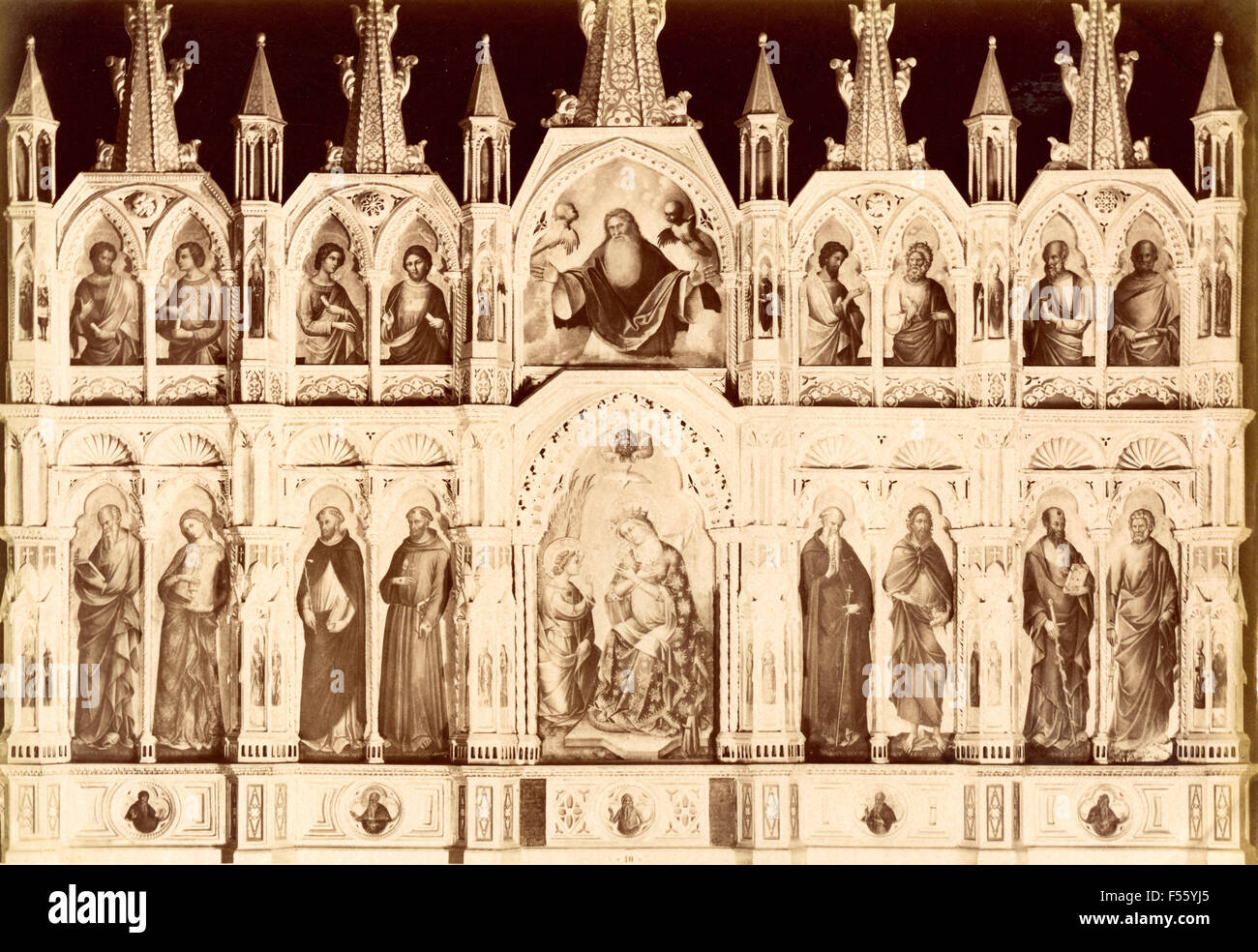 Accademia di Venezia, Ancona con l'Annunciazione di Maria Vergine il Padre Eterno e di vari Santi, dipinta da Lorenzo Veneziano Foto Stock