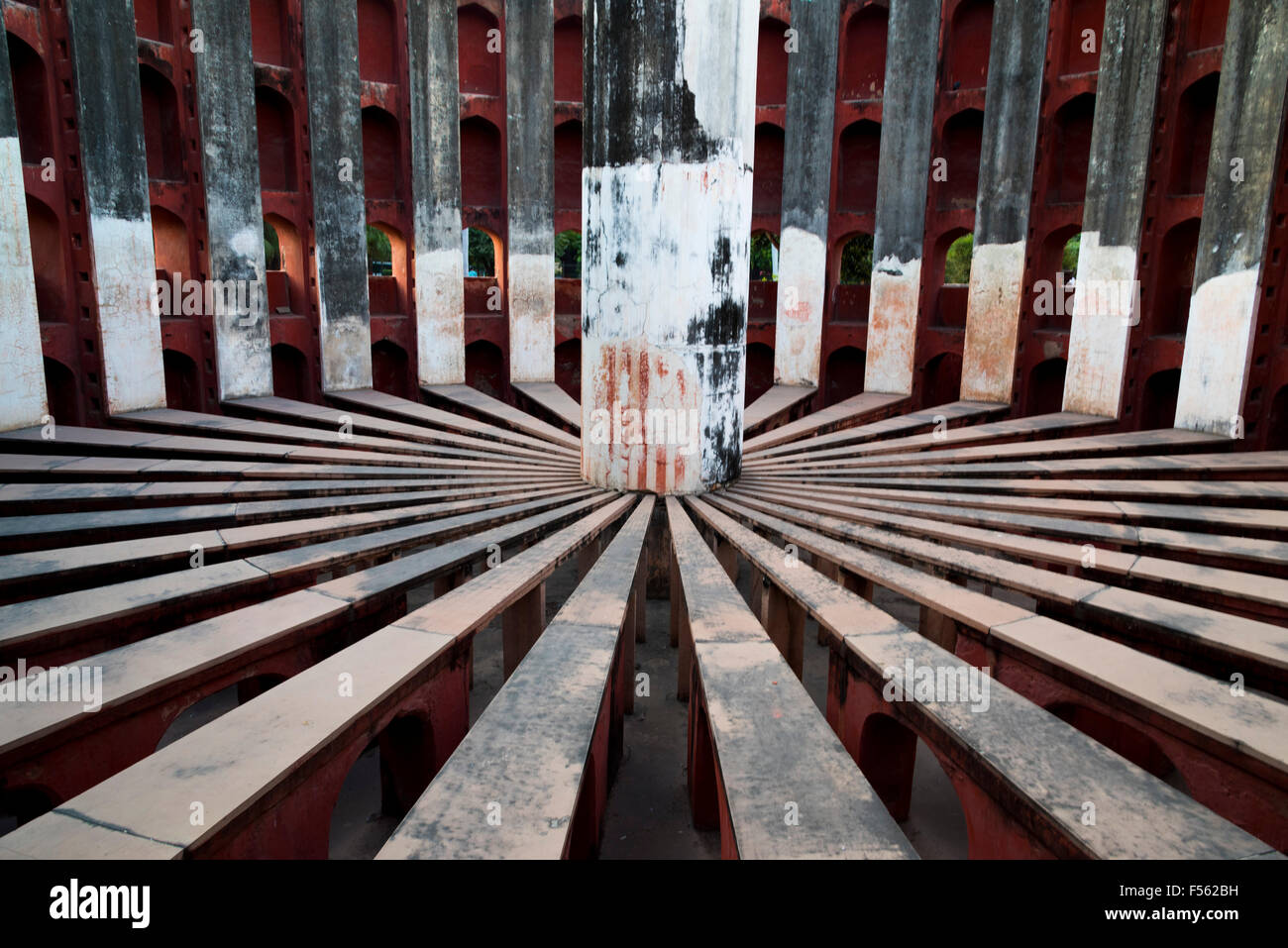 Orologio solare Jantar Mantar observatory Delhi è simile a Jaipur Jantar Manatar , Delhi, India Foto Stock