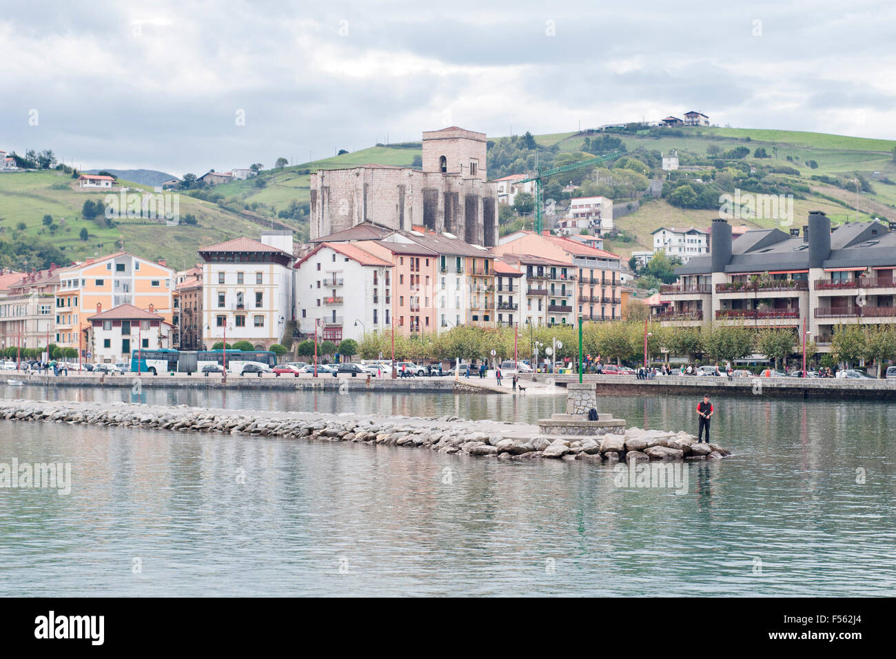 Vista di Zumaia. Un piccolo villaggio sulla costa nel Paese Basco. Gipuzkoa. Spagna Foto Stock