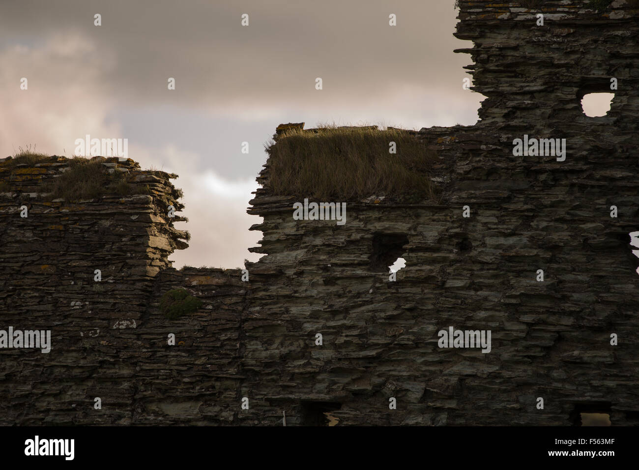 Dettaglio della muratura in pietra da Tintagel Castle, Cornwall Foto Stock