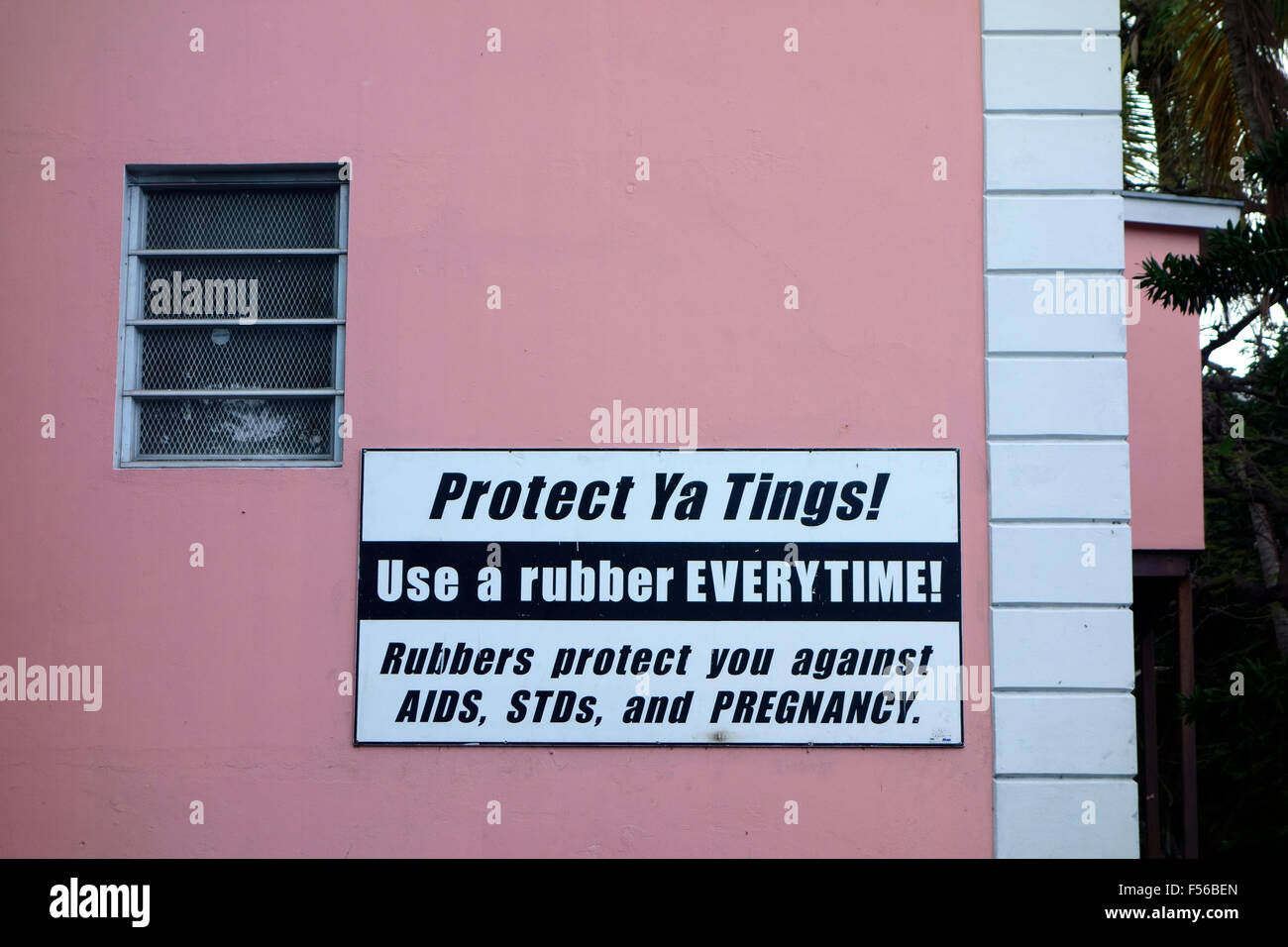 Il preservativo campagna, un annuncio di servizio pubblico a Nassau, Bahamas, dei Caraibi Foto Stock
