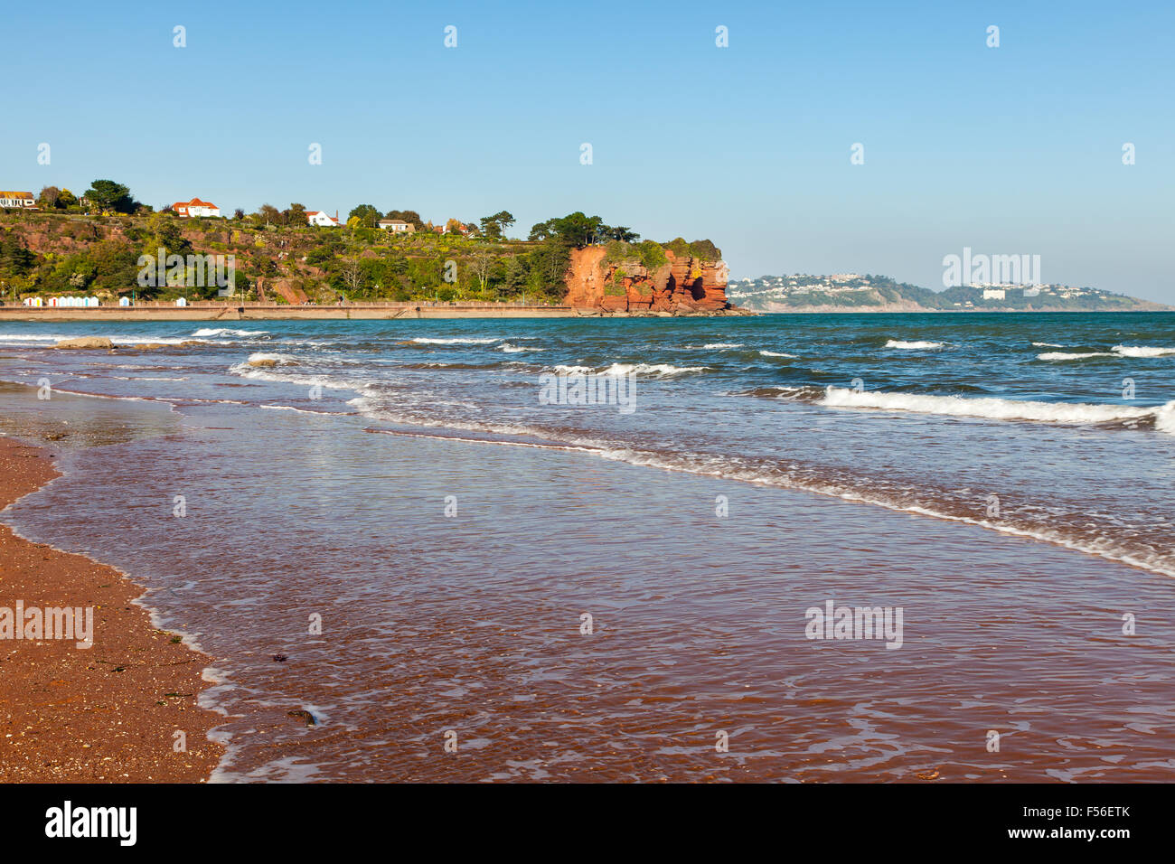 Goodrington Sands Beach e scogliere rosse vicino a Paignton Torbay Devon England Regno Unito Europa Foto Stock
