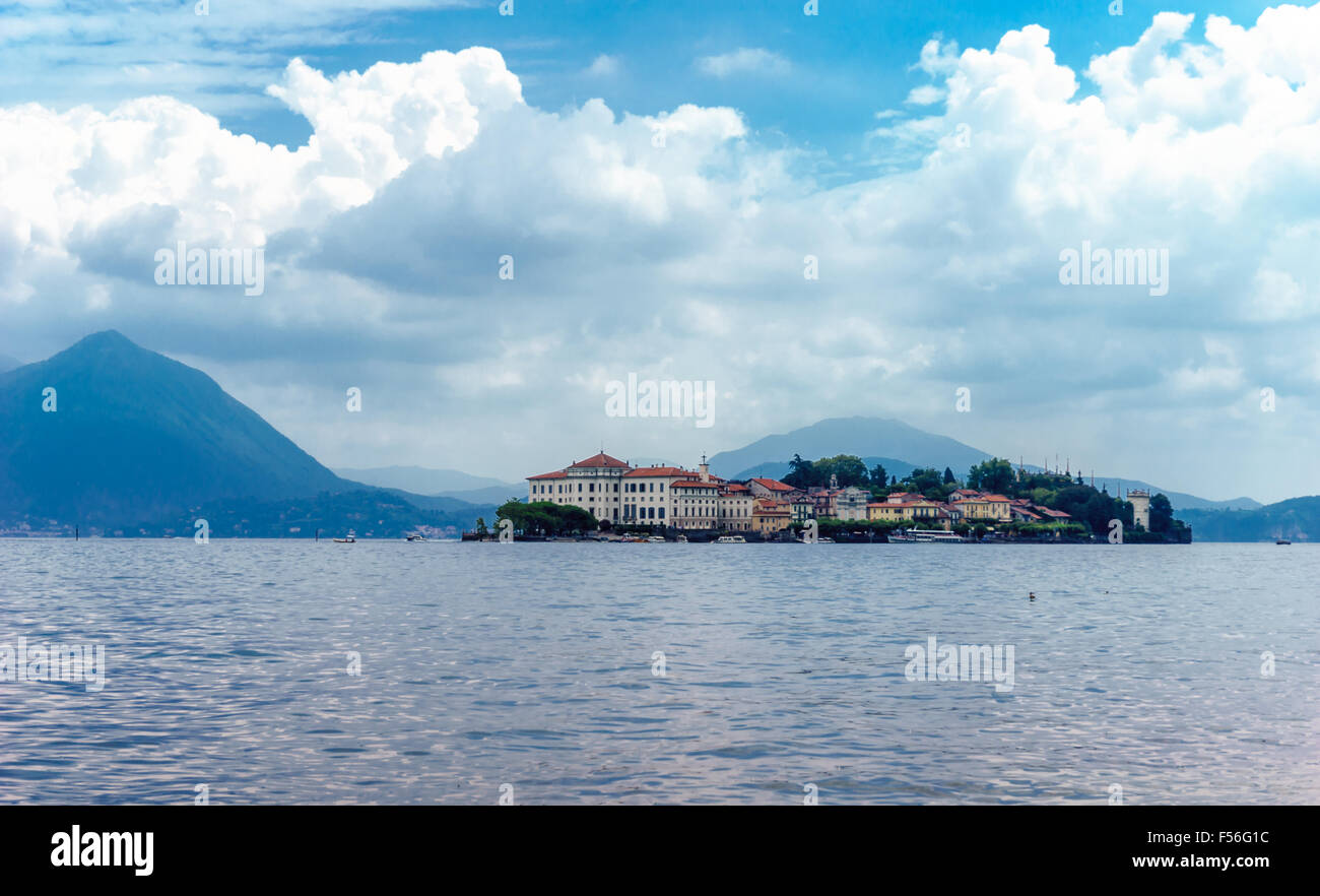 Un isolato a Isola Bella sul Lago Maggiore in estate. Foto Stock