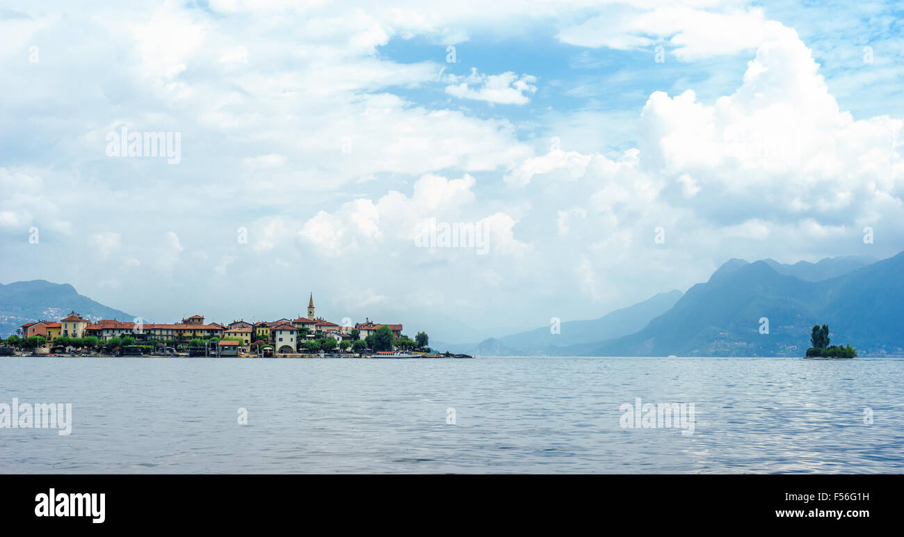 Isola Pescatori sul Lago Maggiore in estate. Foto Stock