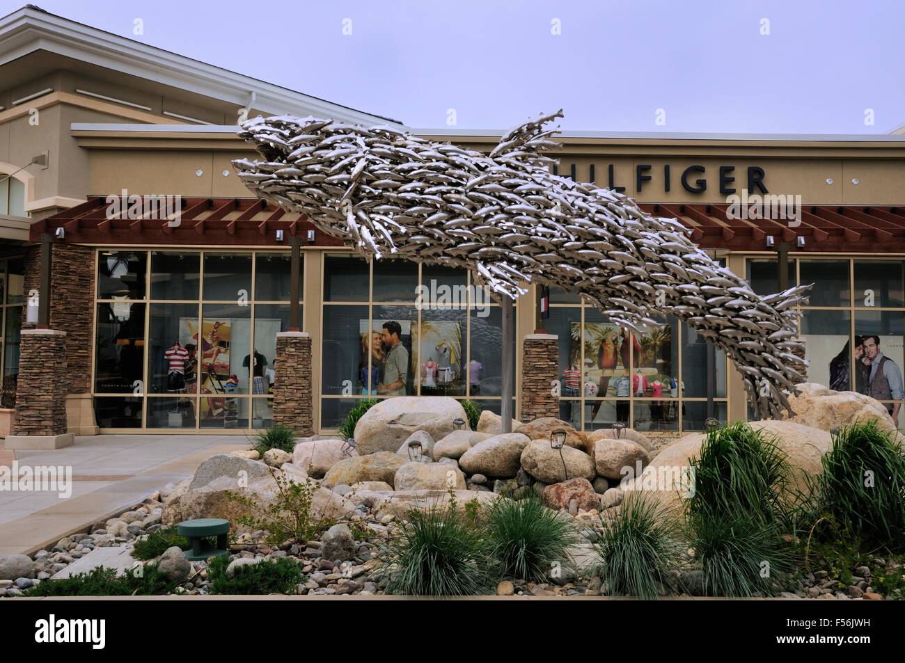 Leggende a scintille Marina, un centro commerciale per lo shopping in Sparks, Nevada, è decorata con bizzarre sculture Foto Stock