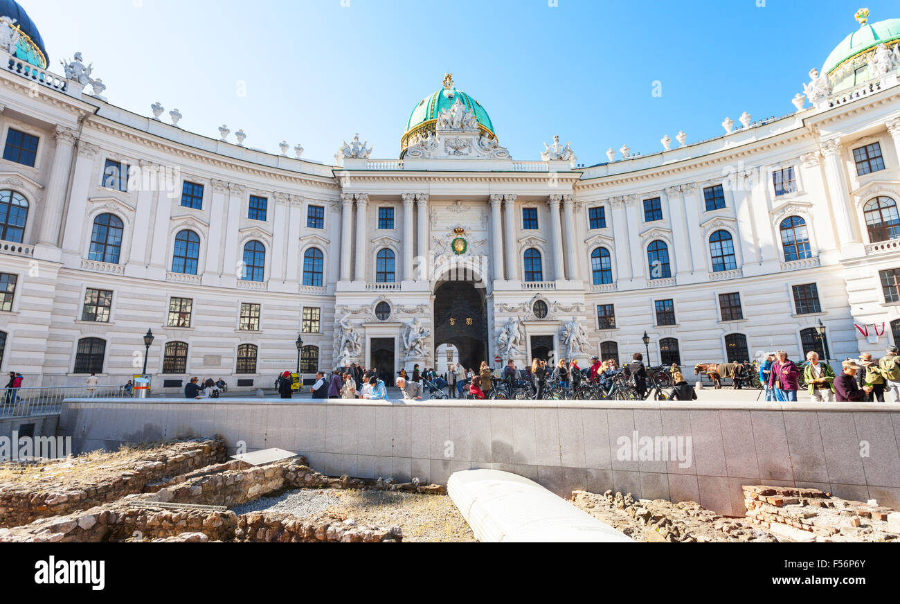 VIENNA, Austria - 1 ottobre 2015: la rovina di antico romano avamposto militare in Vindobona insediamento celtico sulla Michaelerplatz squar Foto Stock