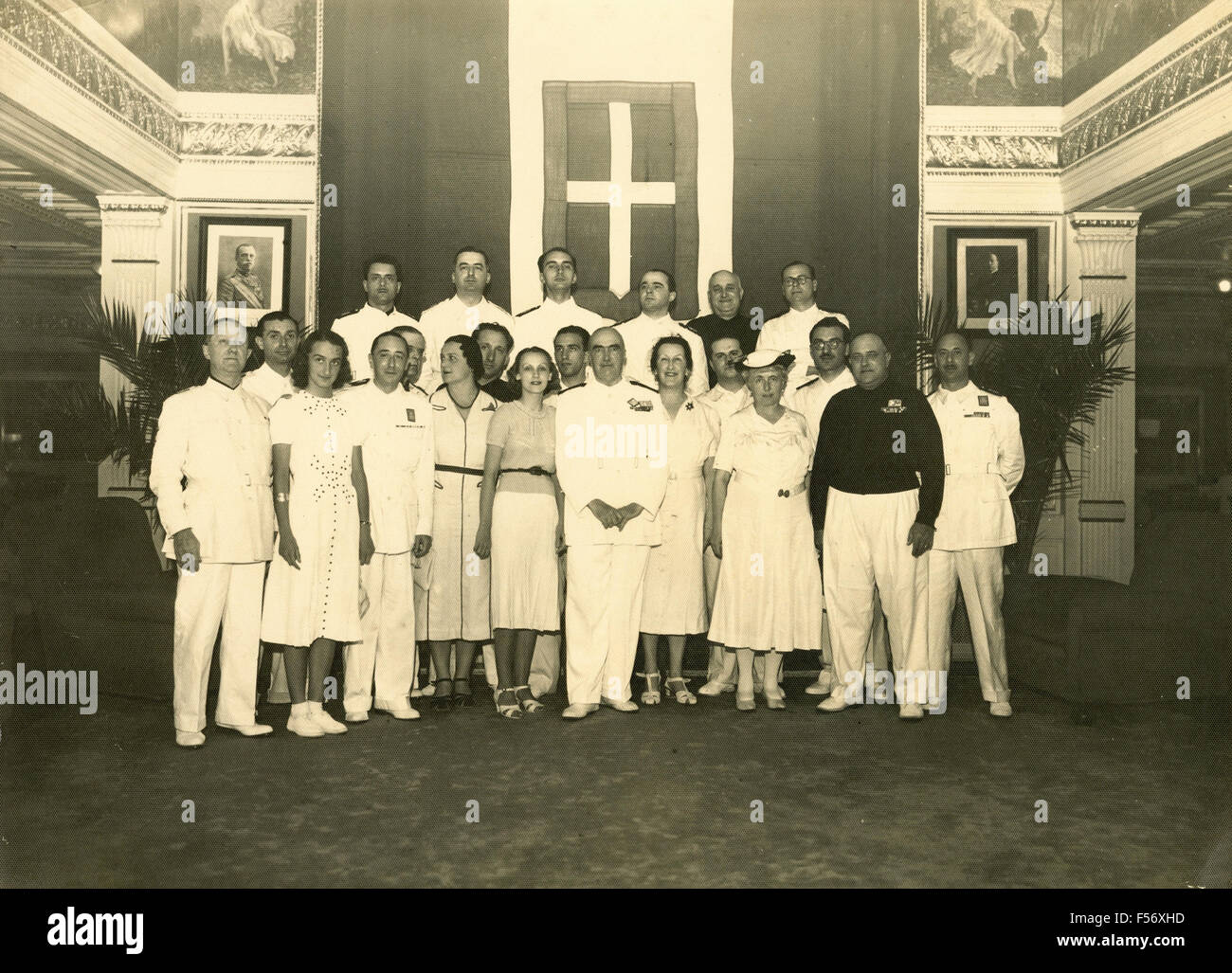 Un gruppo di ufficiali di marina dell'Accademia Navale di Livorno, Italia Foto Stock