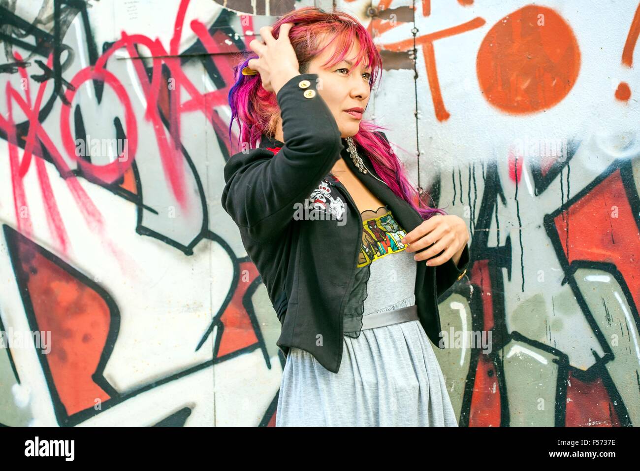 Giovane bella ragazza in Harajuku style Foto Stock