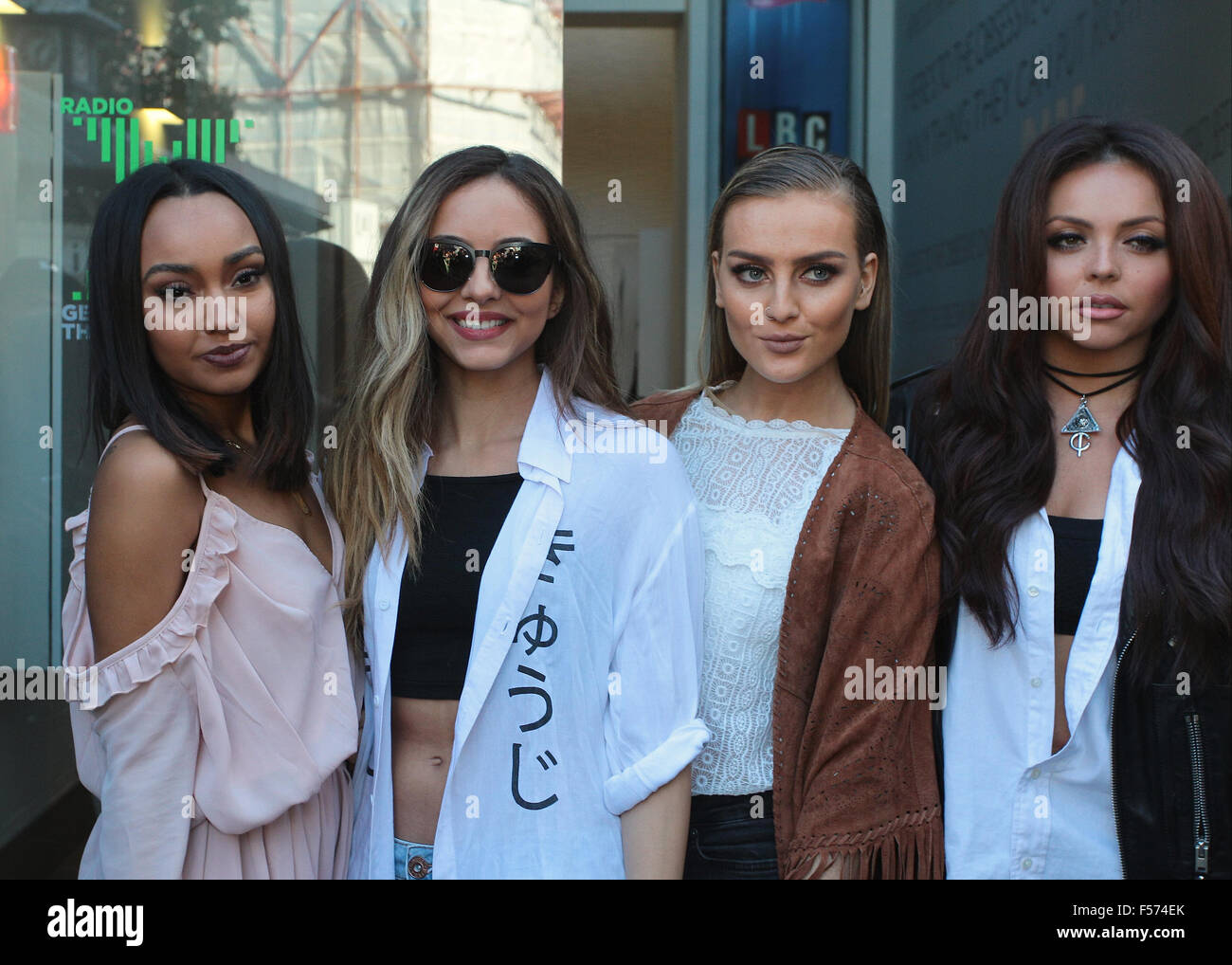 Londra, UK, 25 Sep 2015: Leigh-Anne Pinnock, Jade Thirlwall, Perrie Edwards e Jesy Nelson di Mix poco visto al Global House Foto Stock