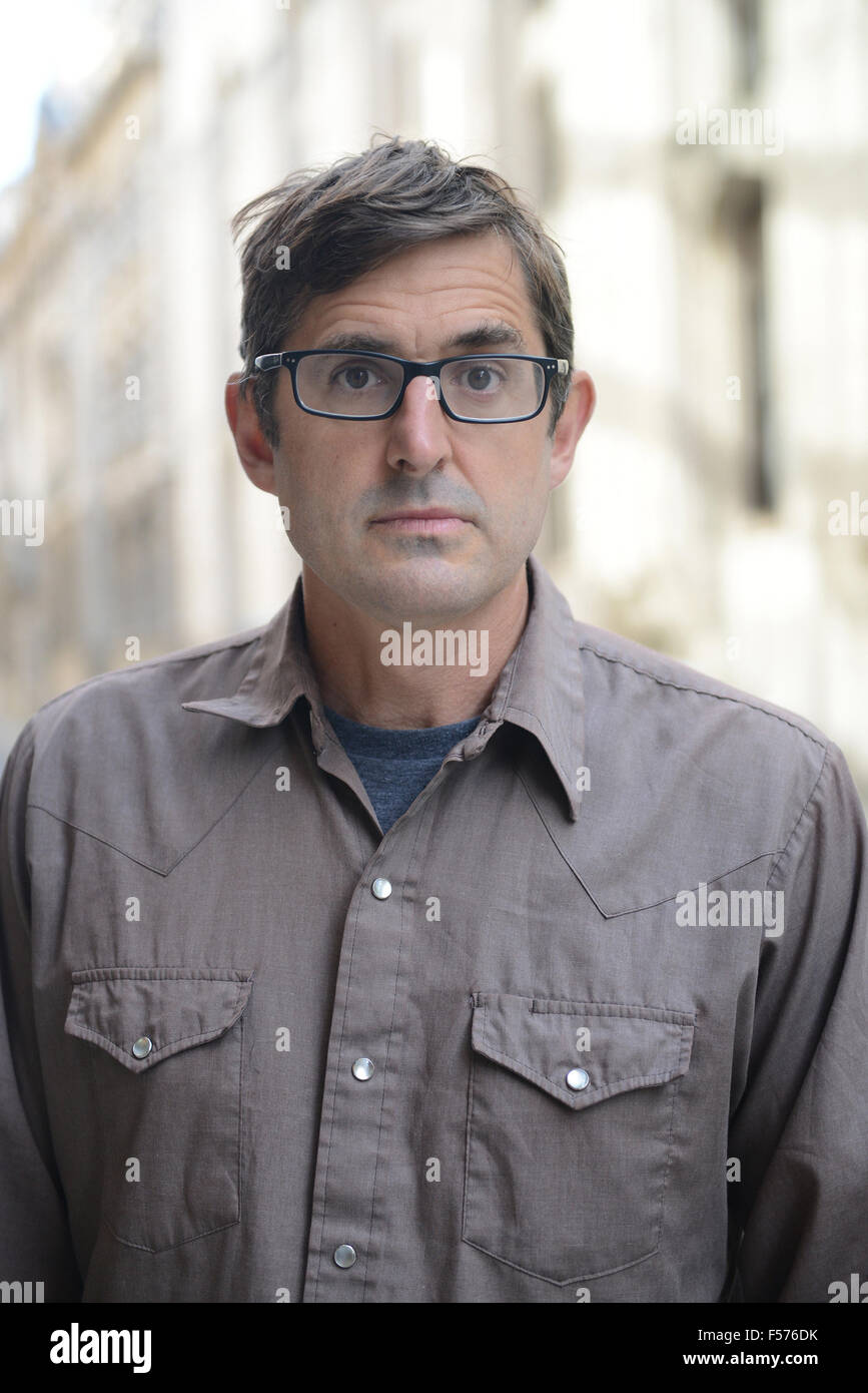 Il documentarista, Louis Theroux era al di fuori della Old Bailey di registrare un programma con: Louis Theroux dove: Londra, Regno Unito quando: 28 Ago 2015 Foto Stock