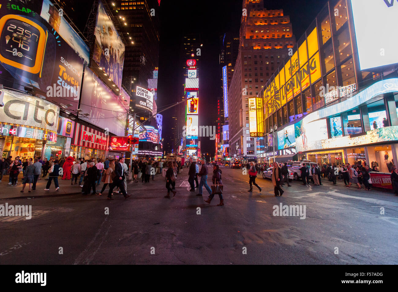 Times Square di notte, Midtown Manhattan , New York City, Stati Uniti d'America. Foto Stock