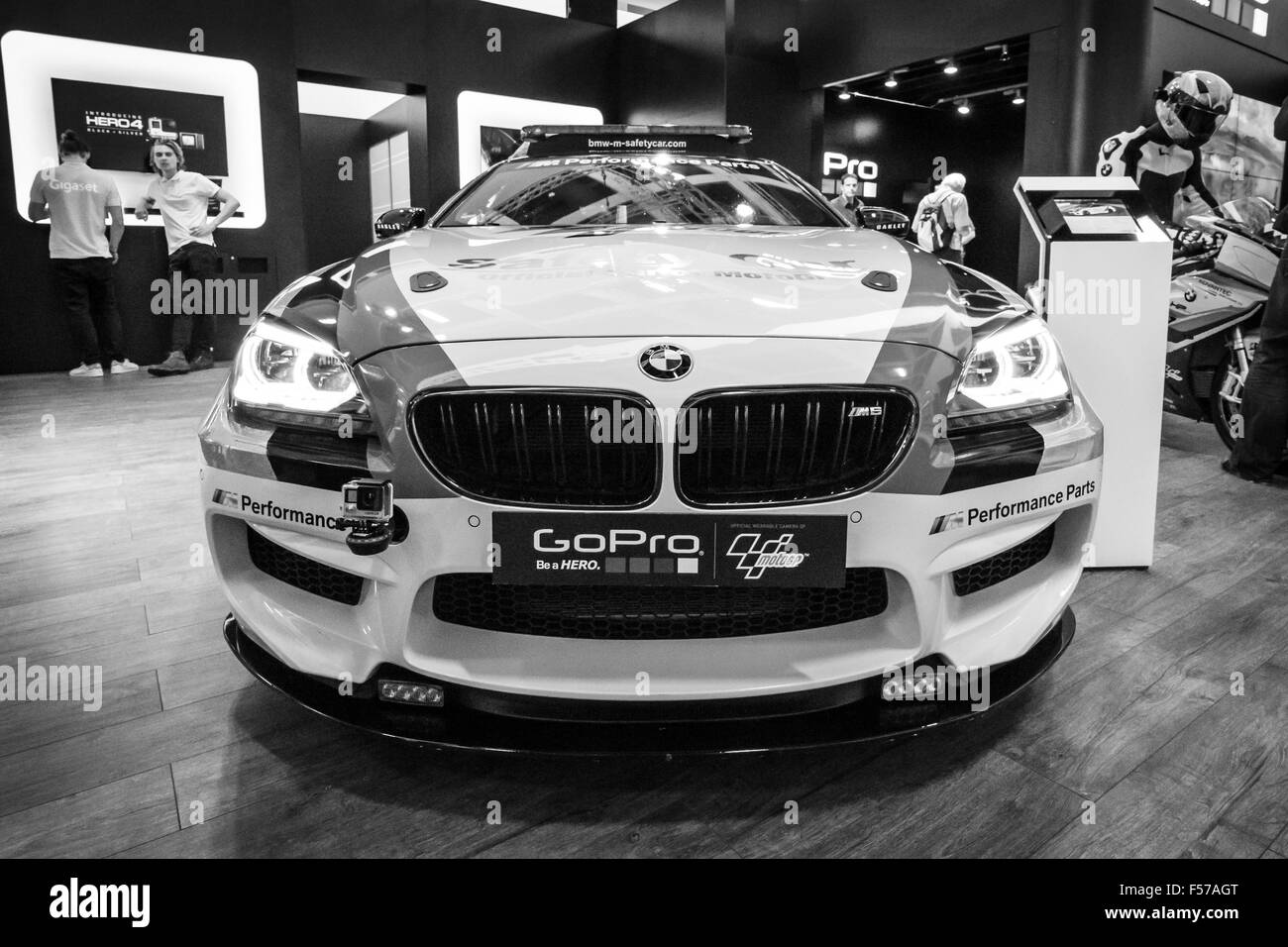In stand by GoPro. Safety Car BMW M4 Coupe DTM. In bianco e nero. Radio internazionale mostra Berlino (IFA2015). Foto Stock