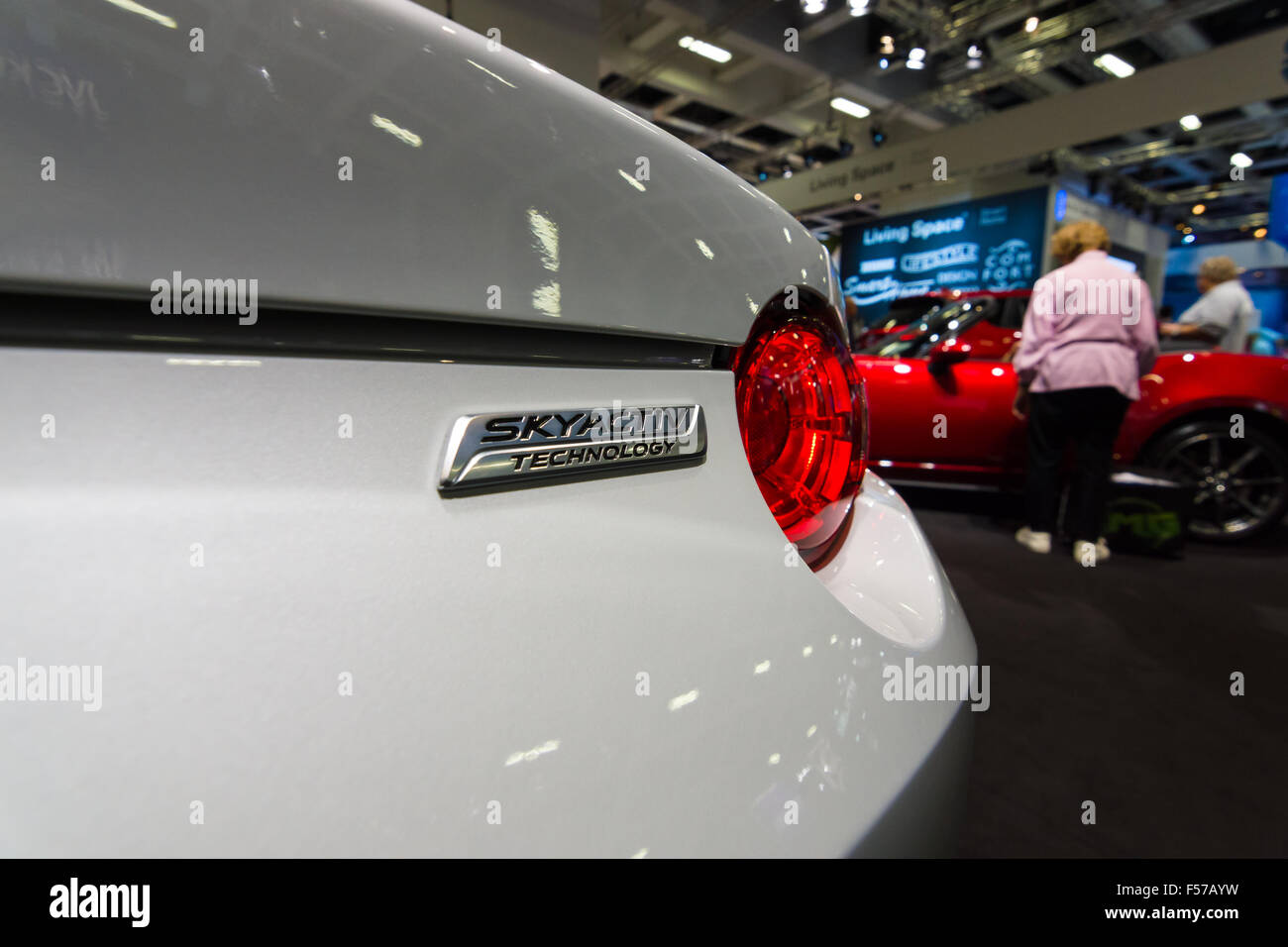 Berlino - 04 settembre 2015: frammento di un roadster Mazda MX-5. Vista posteriore.radio internazionale mostra Berlino (IFA2015). Foto Stock