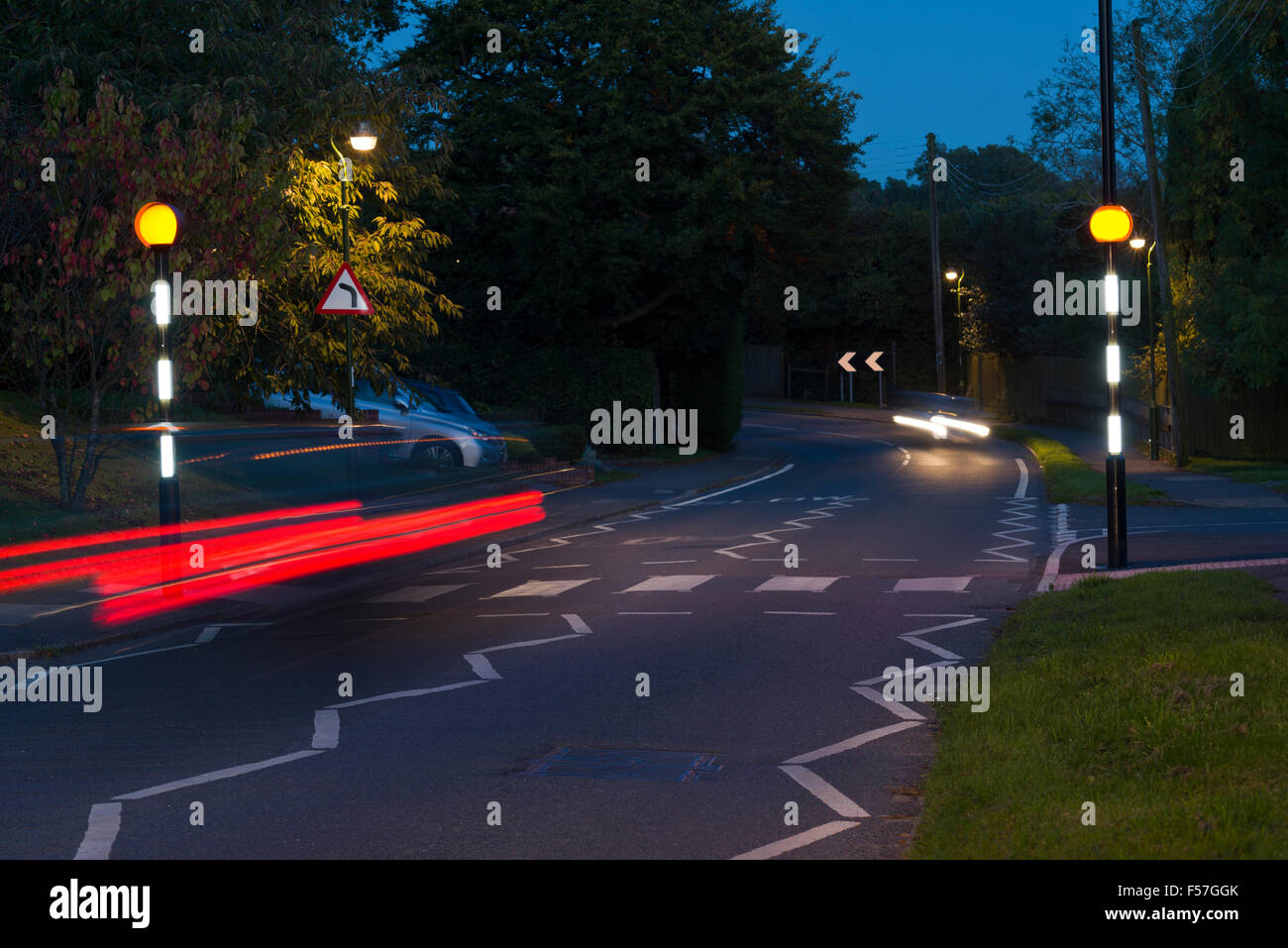 Belisha Beacon strada pedonale di attraversamento in Cuckfield, Sussex, Regno Unito Foto Stock