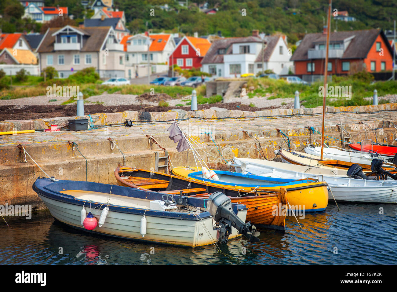Immagine di un piccolo e pittoresco villaggio di pescatori sulla costa occidentale della Svezia. Molle, Skane. Foto Stock