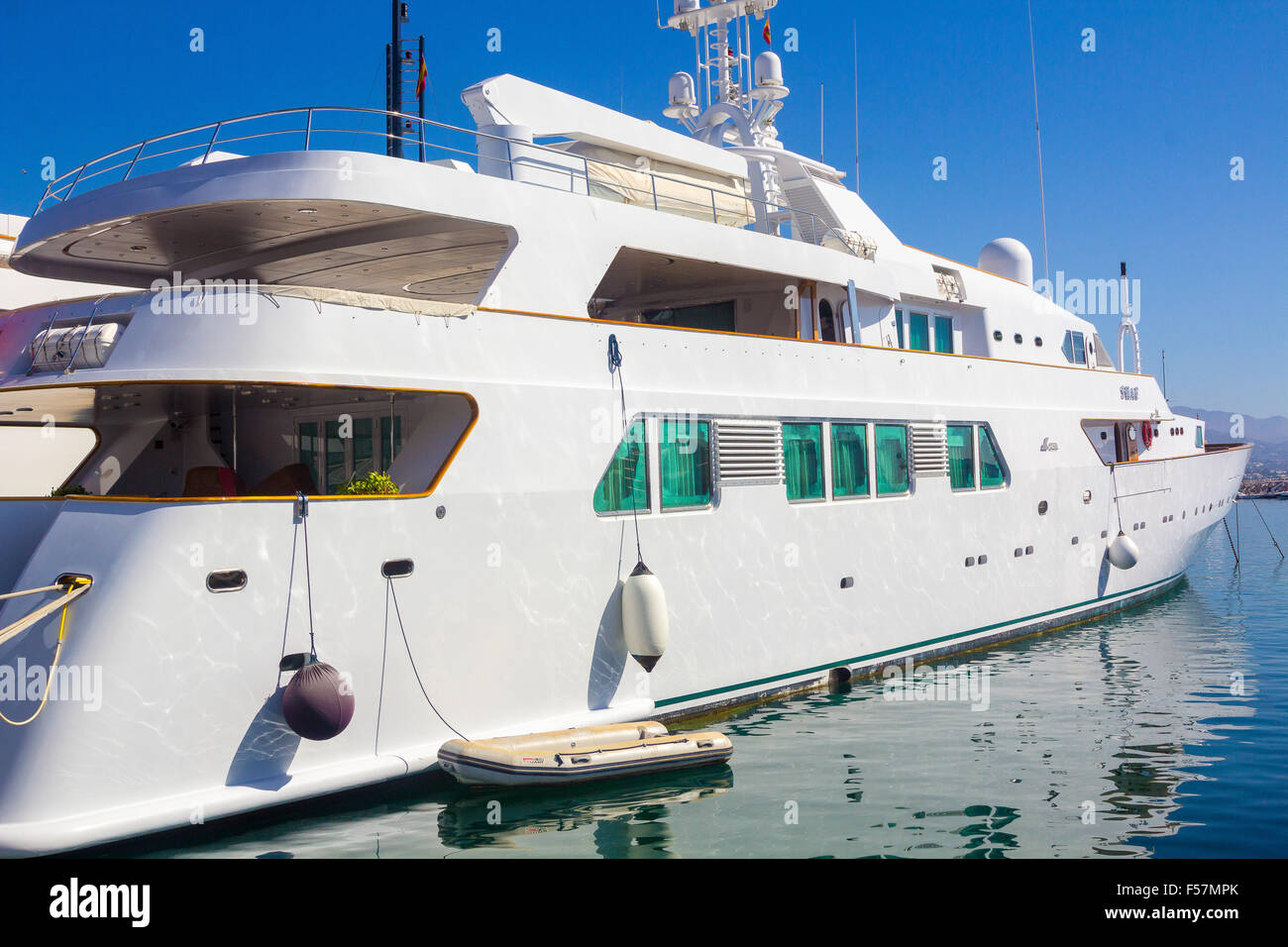 Marbella, Spagna 3 Settembre 2014: Lady Haya famoso yacht di lusso famiglia reale saudita arriva alla porta su settembre 3, 2014 a mar Foto Stock