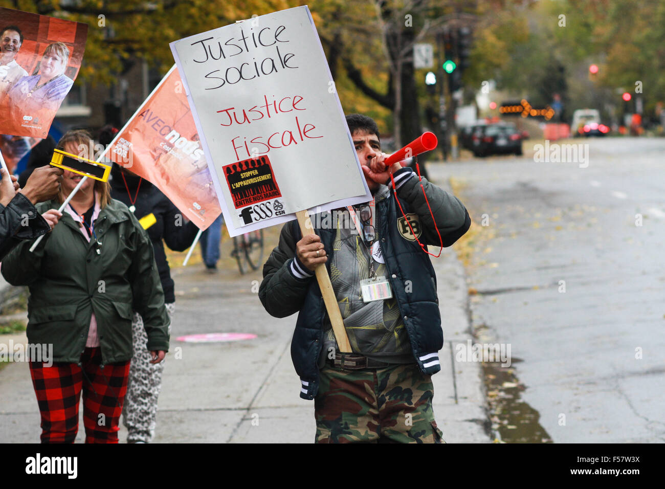 Montreal, Quebec, Canada. 29 ott 2015. I lavoratori del settore pubblico sciopero in Montreal, Que., Ottobre 29, 2015. Credito: Lee Brown/Alamy Live News Foto Stock