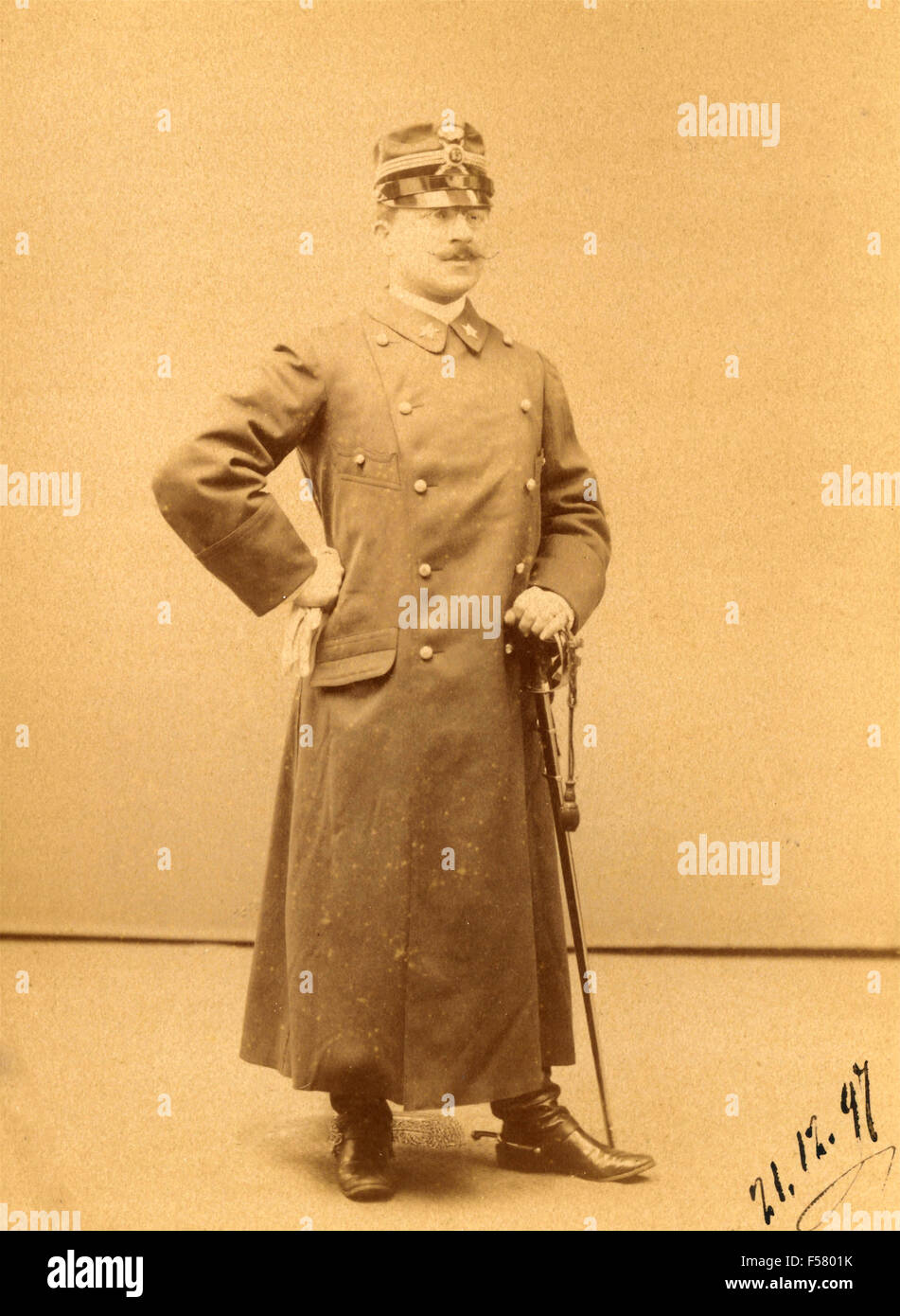 Ritratto di militari con la sciabola, Italia Foto Stock