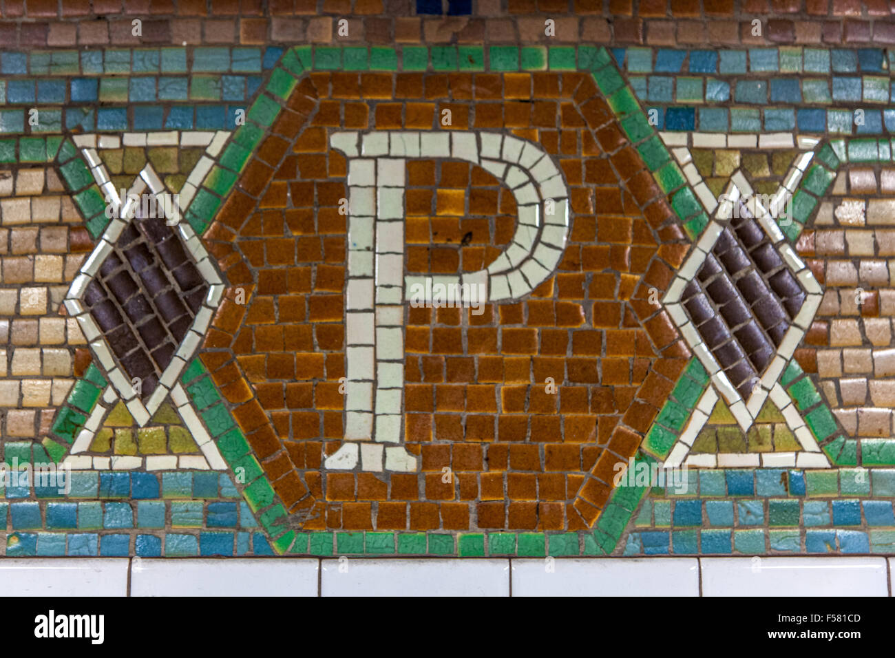 Segno di mosaico 34th Street Pennsylvania stazione della metropolitana, Manhattan, New York City, Stati Uniti d'America. Foto Stock