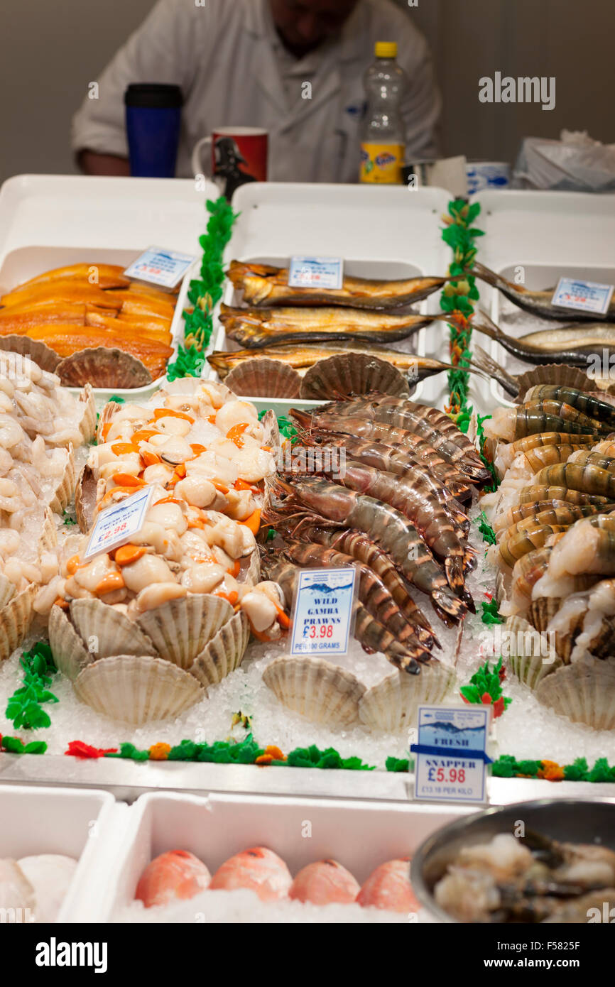 Regno Unito, Leeds, frutti di mare per la vendita nel mercato di Leeds. Foto Stock