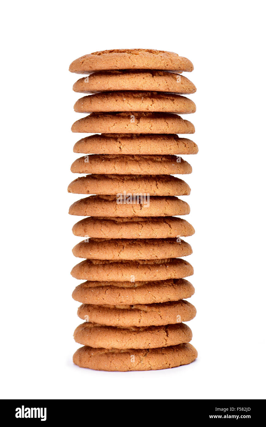 Primo piano di una pila di appetitosi i cookie su sfondo bianco Foto Stock