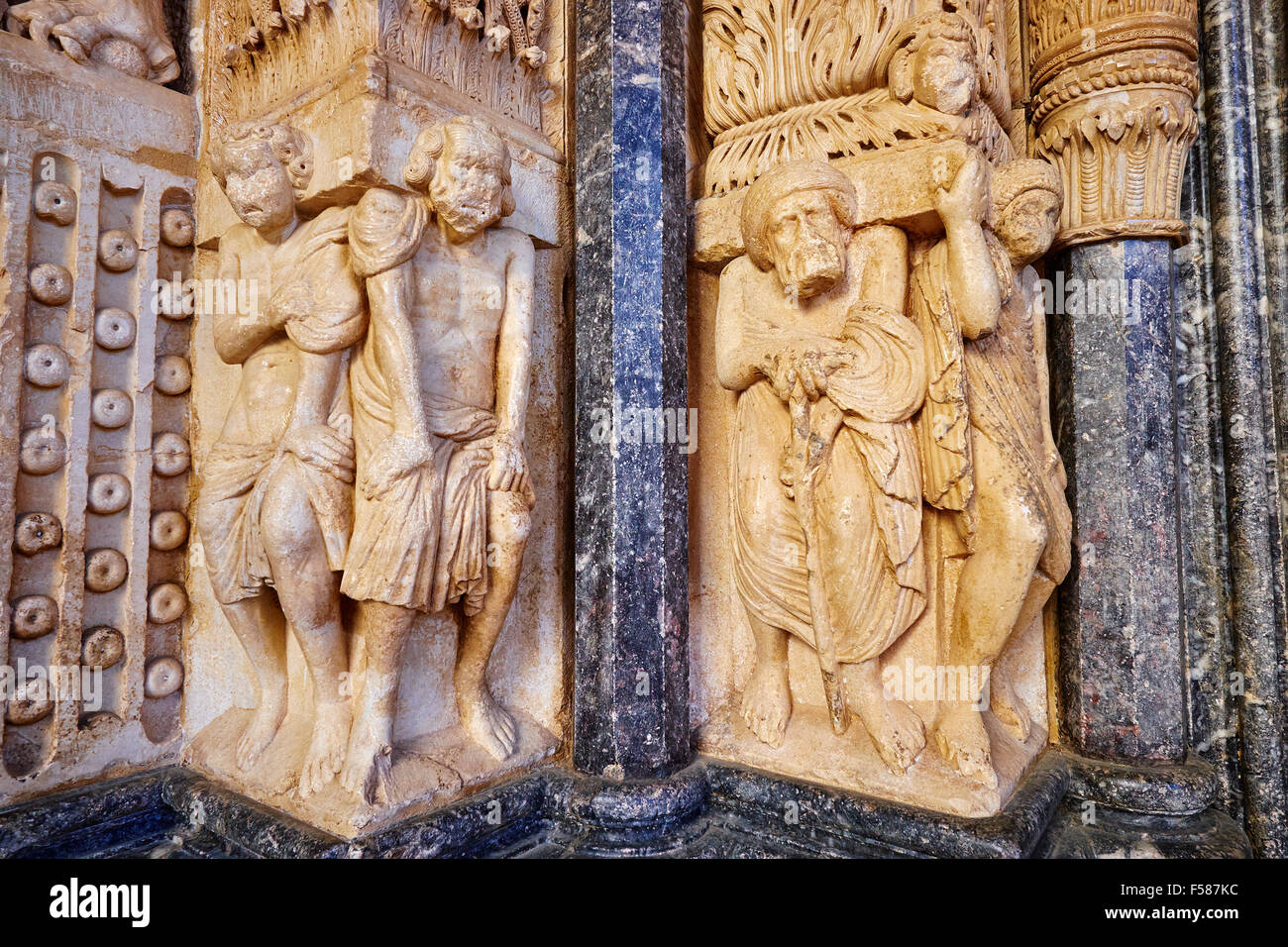 Croazia, Dalmazia, Trogir, sito Patrimonio Mondiale dell'Unesco, Saint Laurent cattedrale, porta occidentale Foto Stock