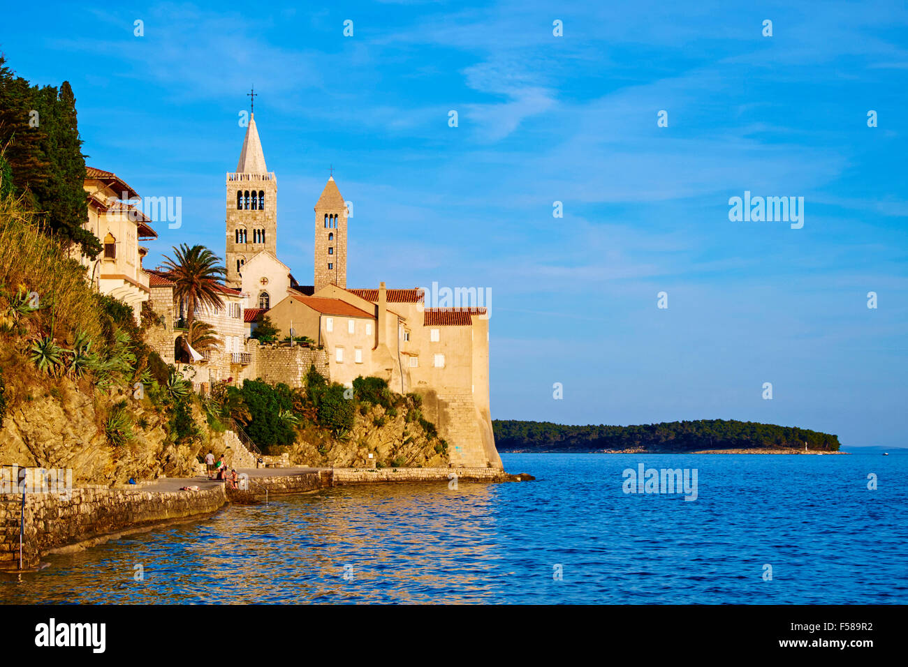 Croazia, baia di Kvarner, Isola e citta di Rab Foto Stock