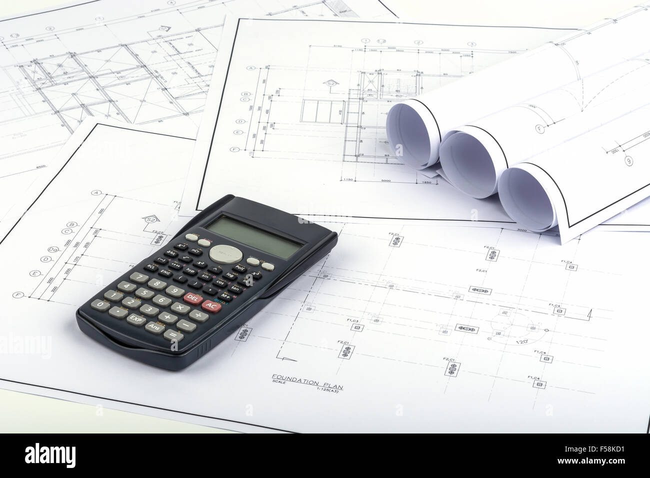 Calcolatrice per calcolare ingegneria strutturale. , Calcoli ingegneristici  Foto stock - Alamy