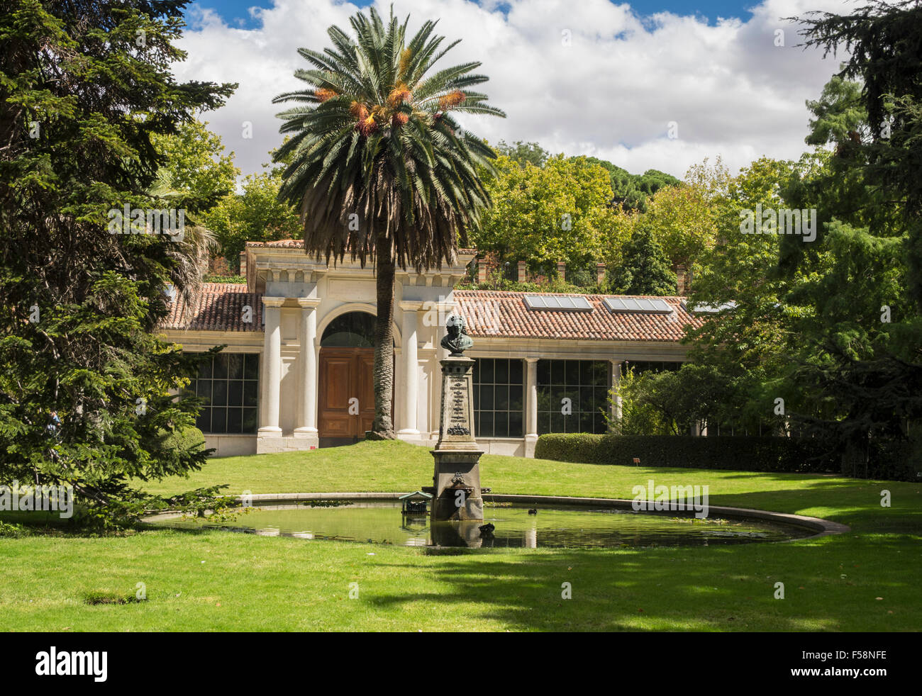 Madrid, Spagna - serra e fontana nel Giardino Botanio, Giardini Botanici reali Foto Stock
