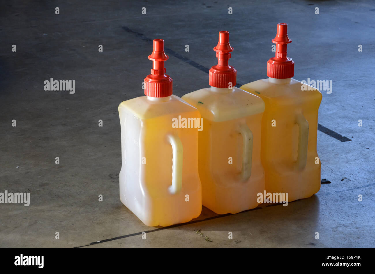 Alimentazione del carburante nella zona paddock a Zolder Gara circuito, Belgio Foto Stock