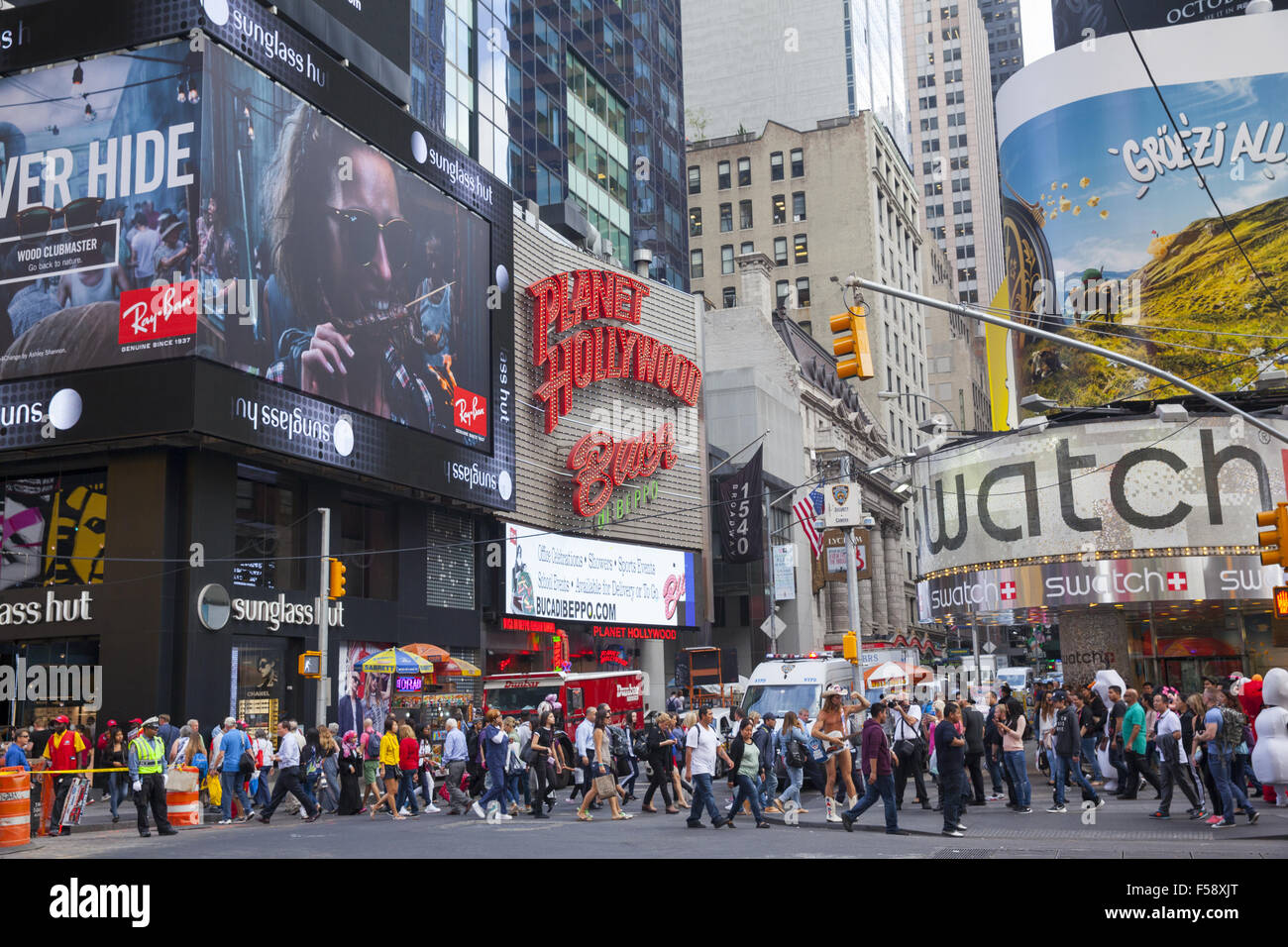 Planet Hollywood è un punto di riferimento in Times Square a New York City. Foto Stock